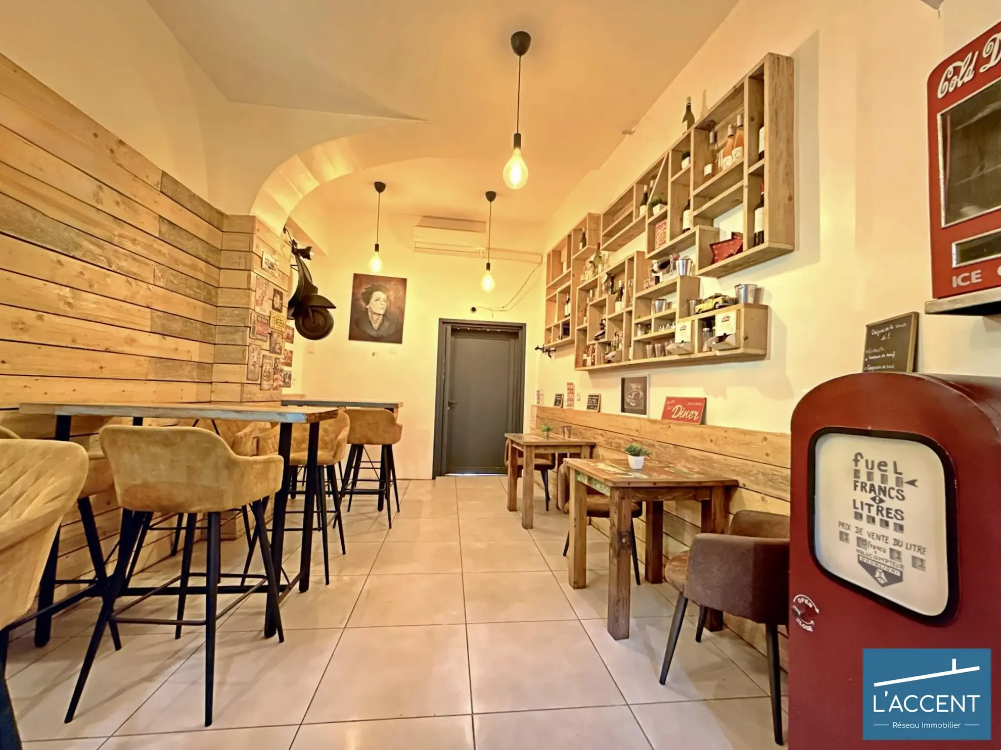 Restaurant-pizzéria à vendre à Lunel, emplacement idéal, 57 m² + terrasse 
