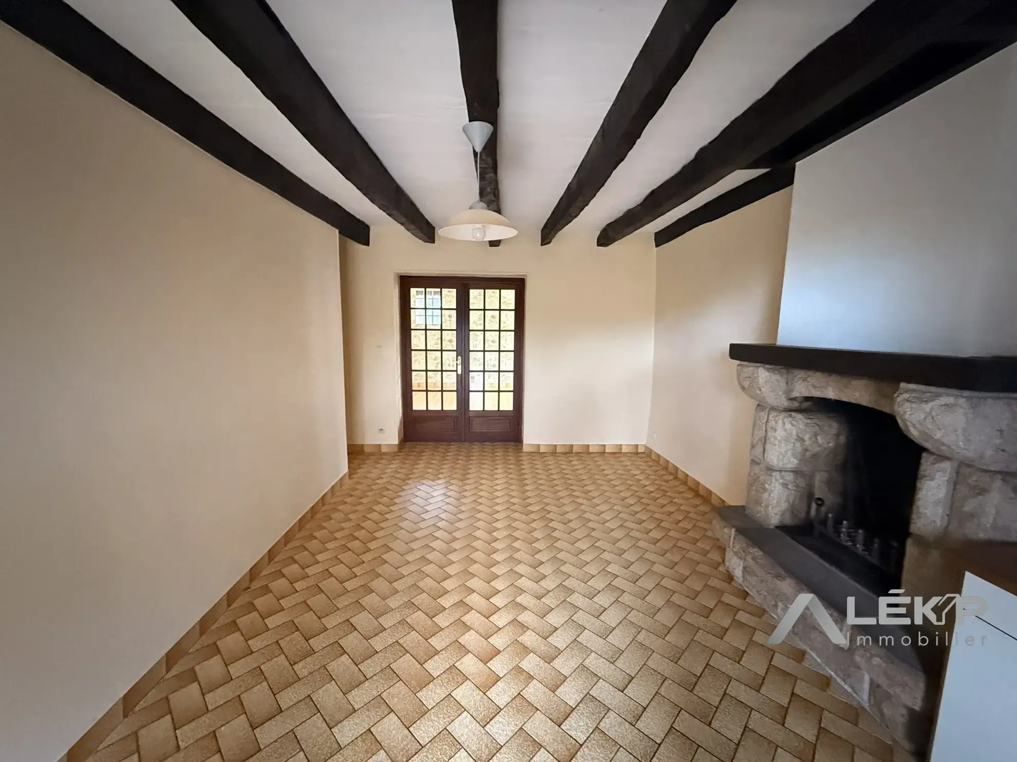 Maison à rénover à Allaire avec terrain et potentiel d’extension 