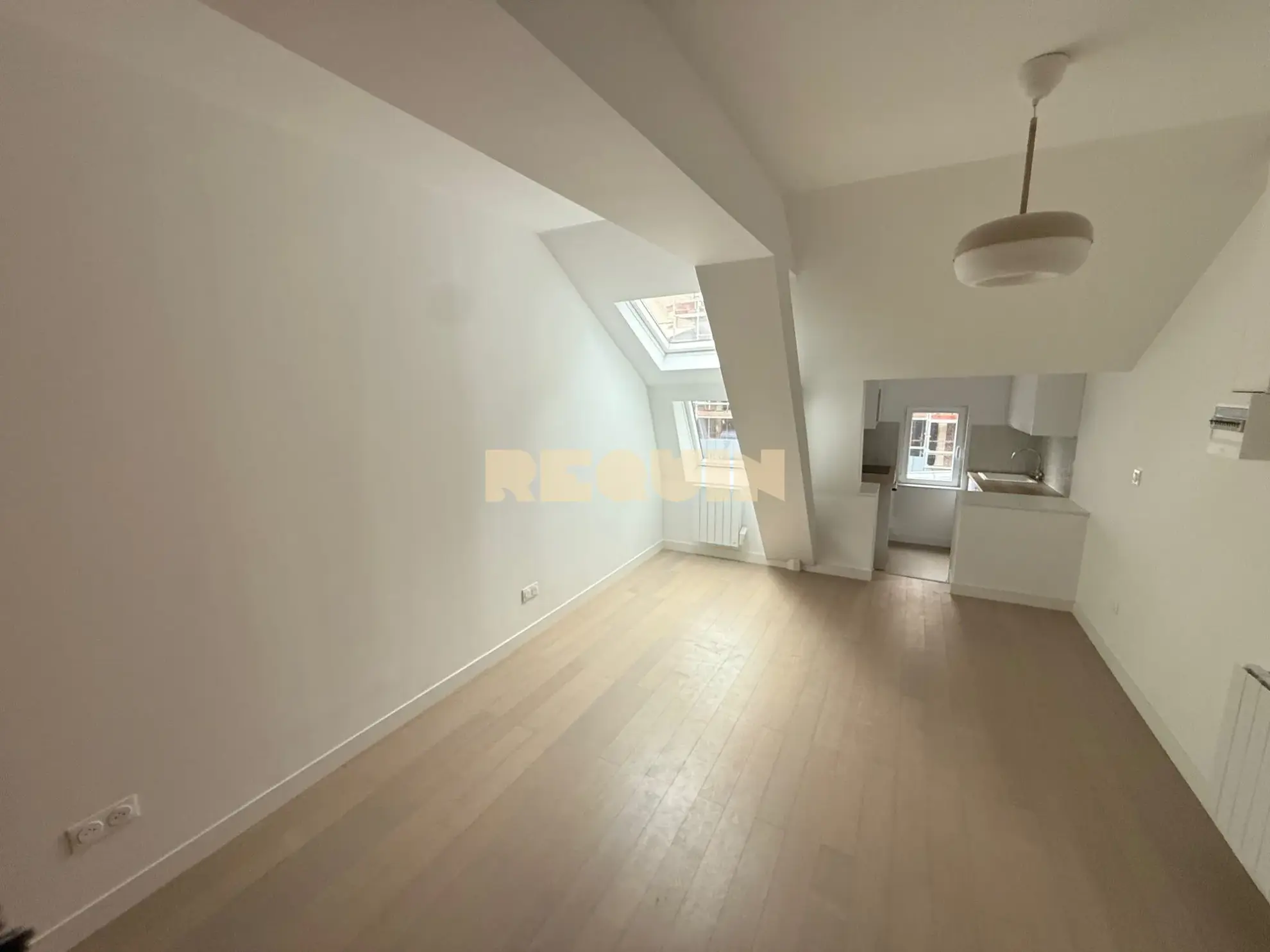 Magnifique T2 rénové à Lille Wazemmes avec vue sur l'église