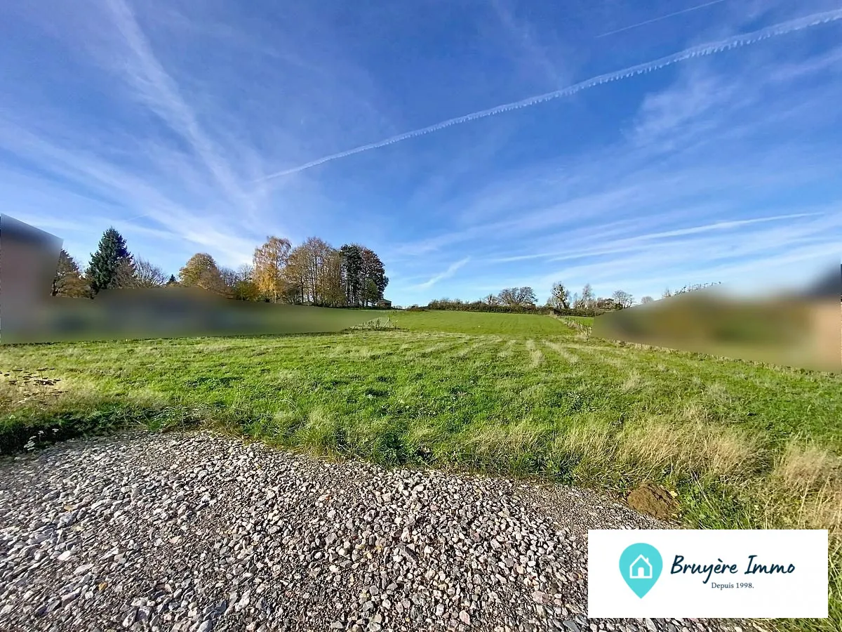 Terrain constructible de 1339m² à Sassegnies, calme et viabilisé