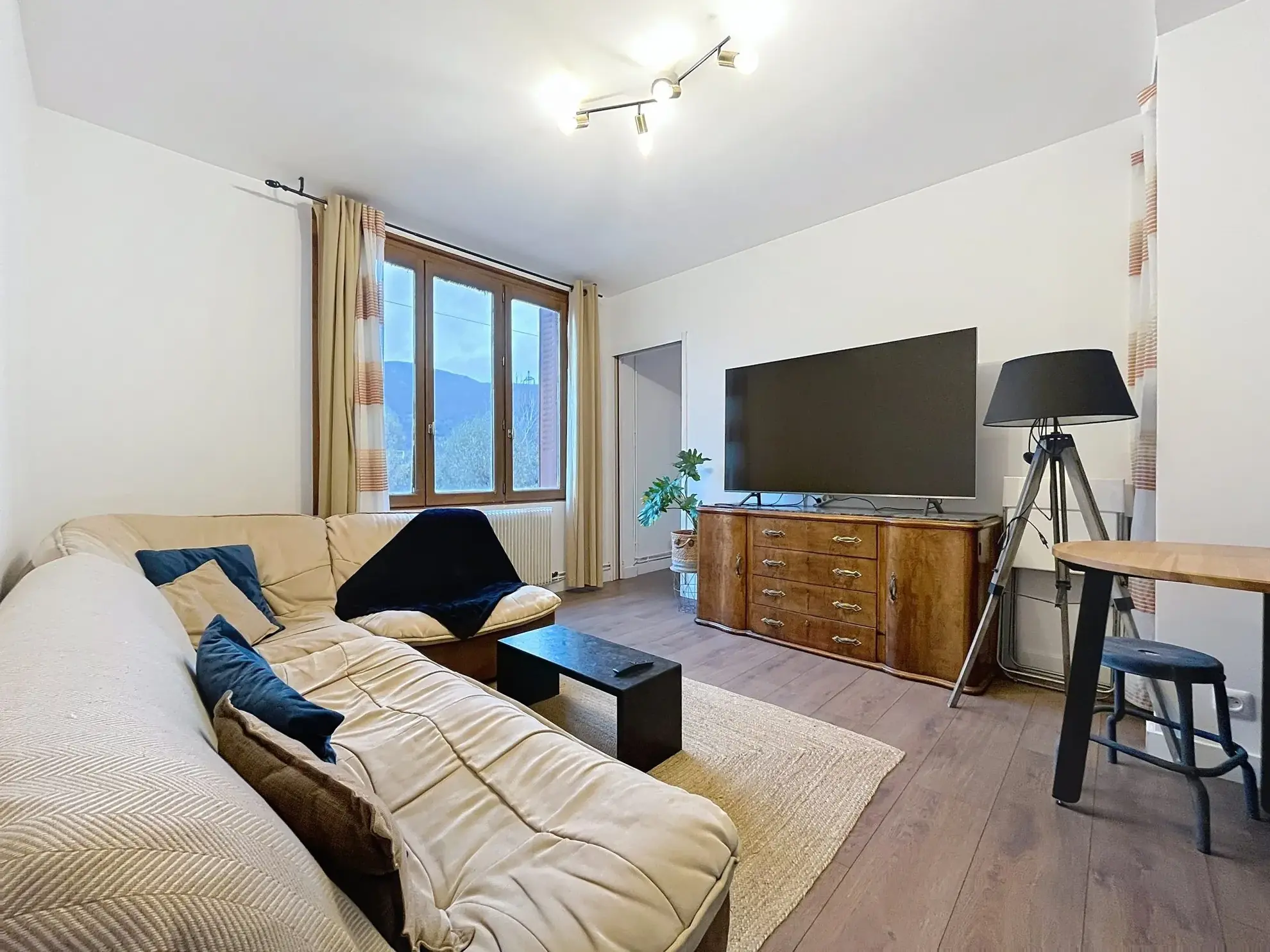 Charmant T3 avec jardin à vendre à Fontaine, faibles charges et environnement calme 