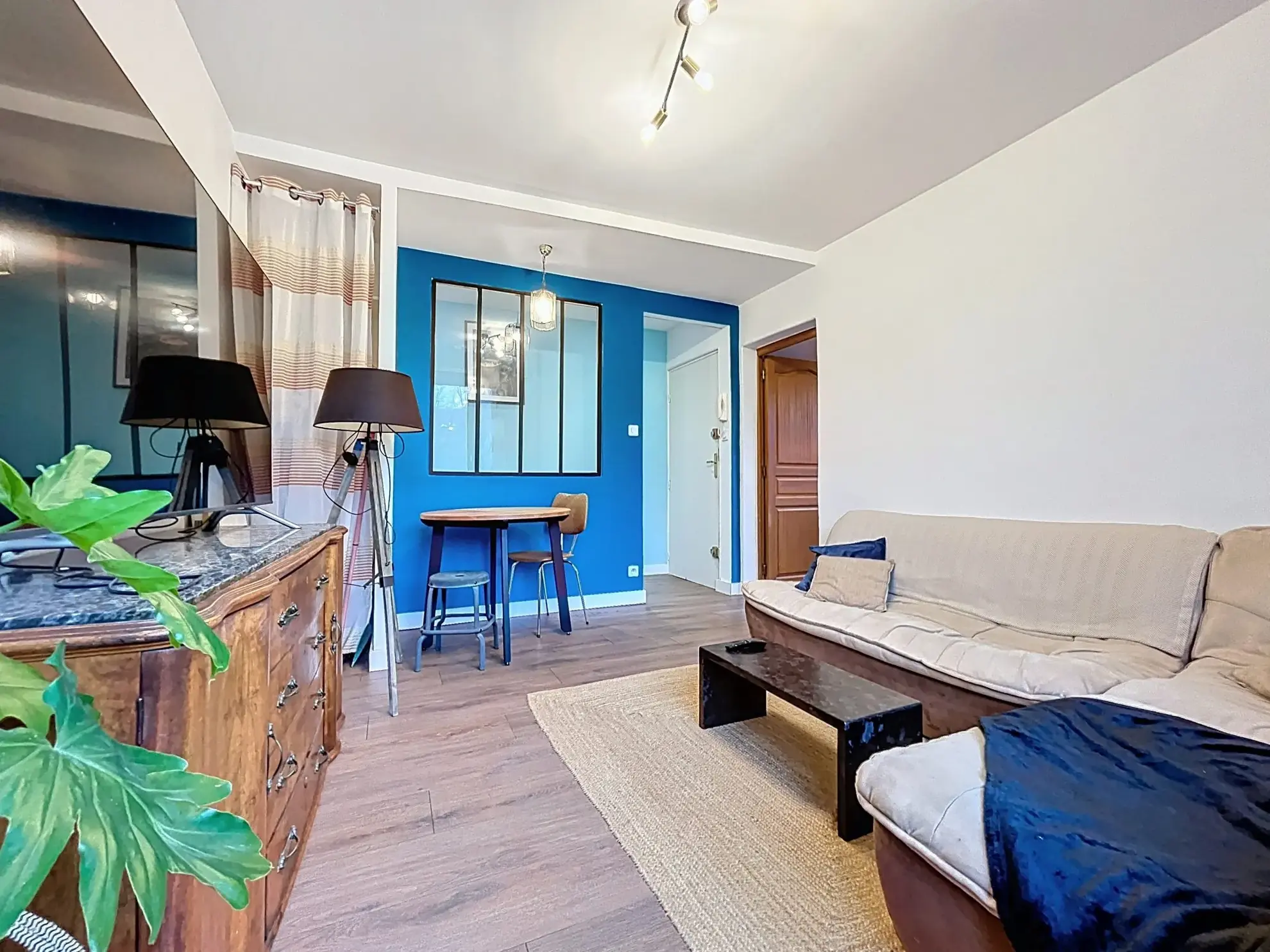 Charmant T3 avec jardin à vendre à Fontaine, faibles charges et environnement calme 