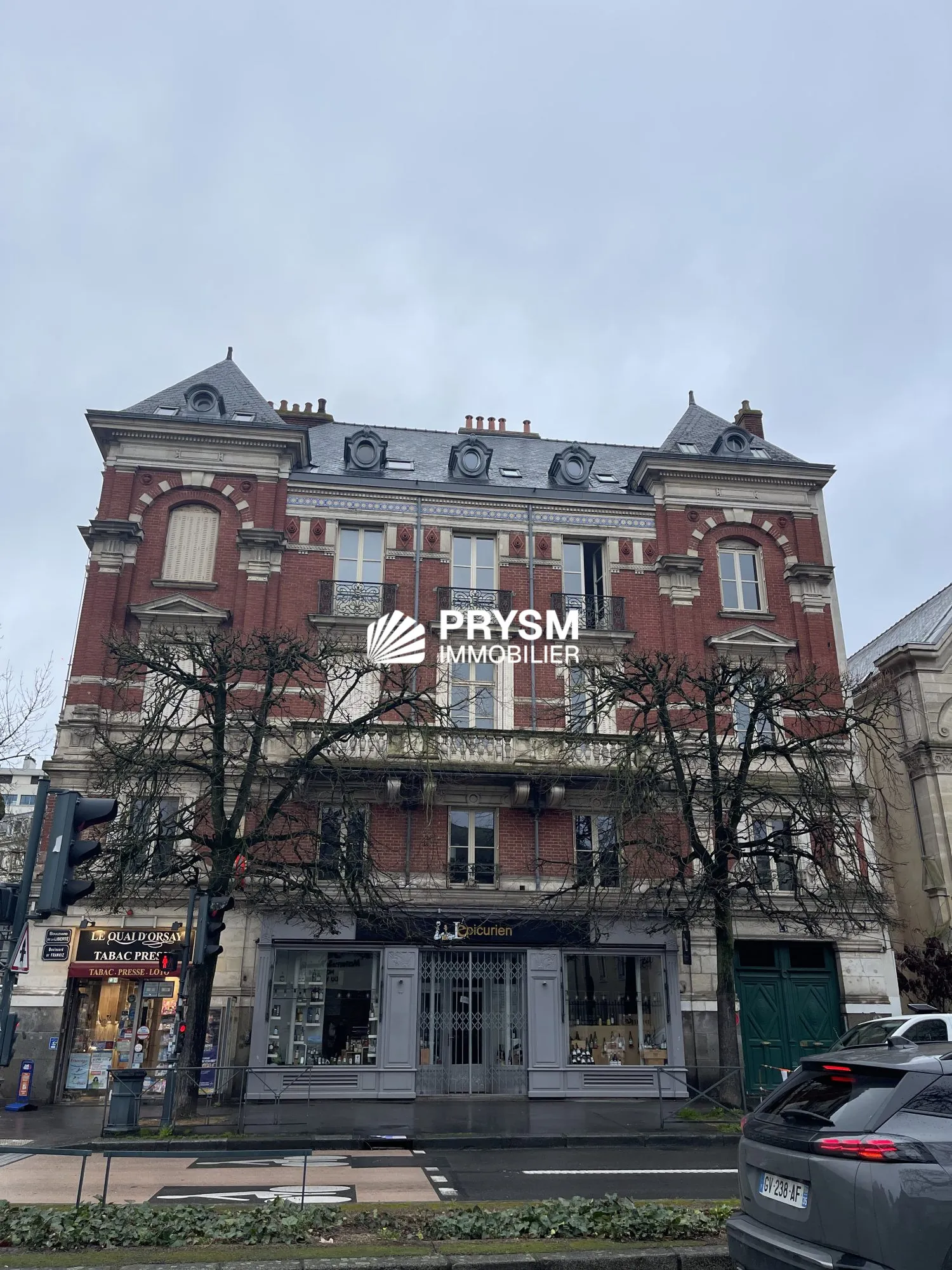 Studio à rénover à Rennes - Investissement idéal au dernier étage