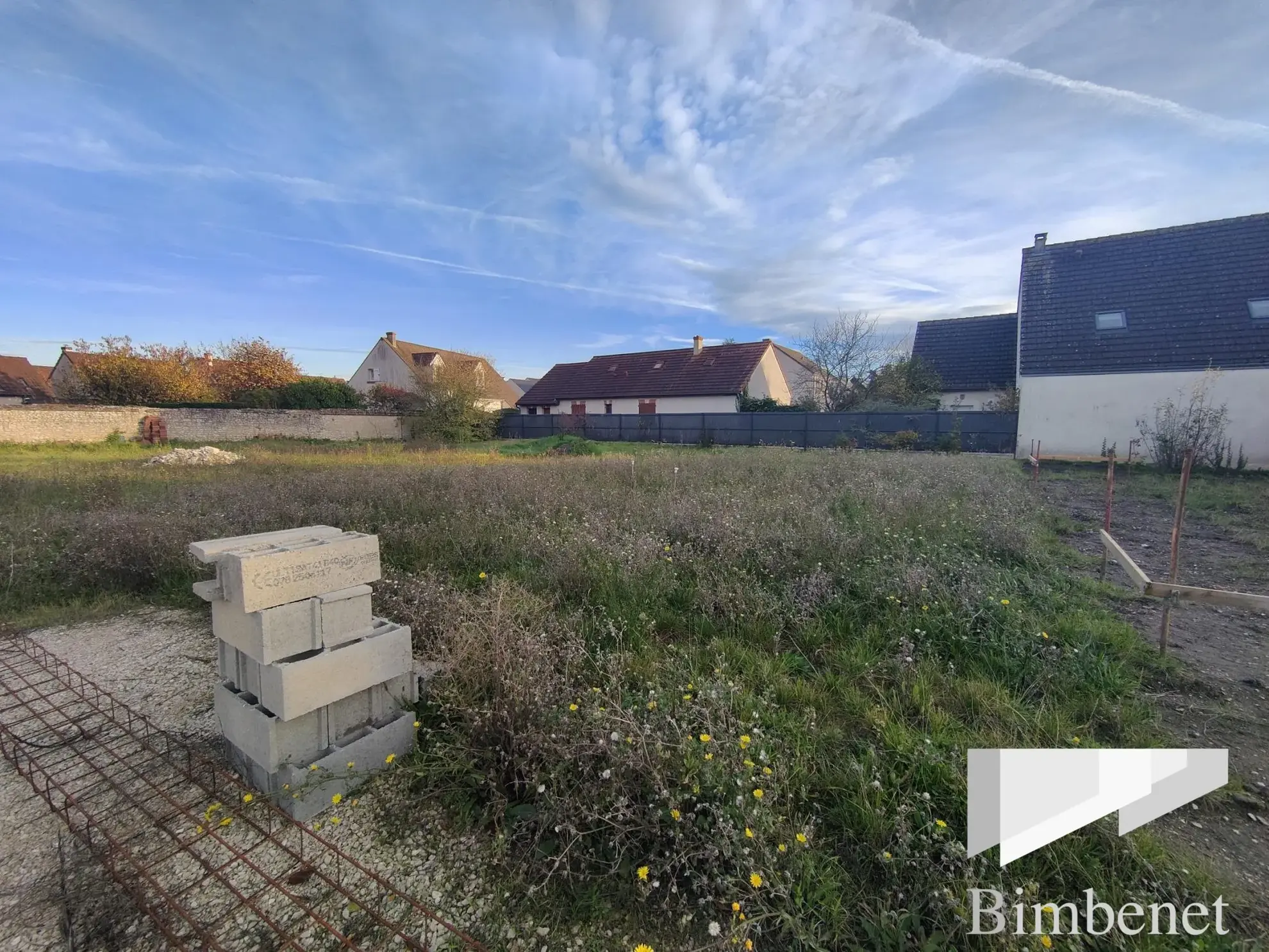 Terrain constructible de 351 m² à Orléans, idéal pour construire votre maison de rêve
