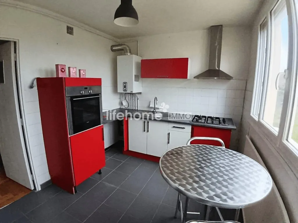 Charmant appartement T1 de 40 m² avec parking privé à Guéret 