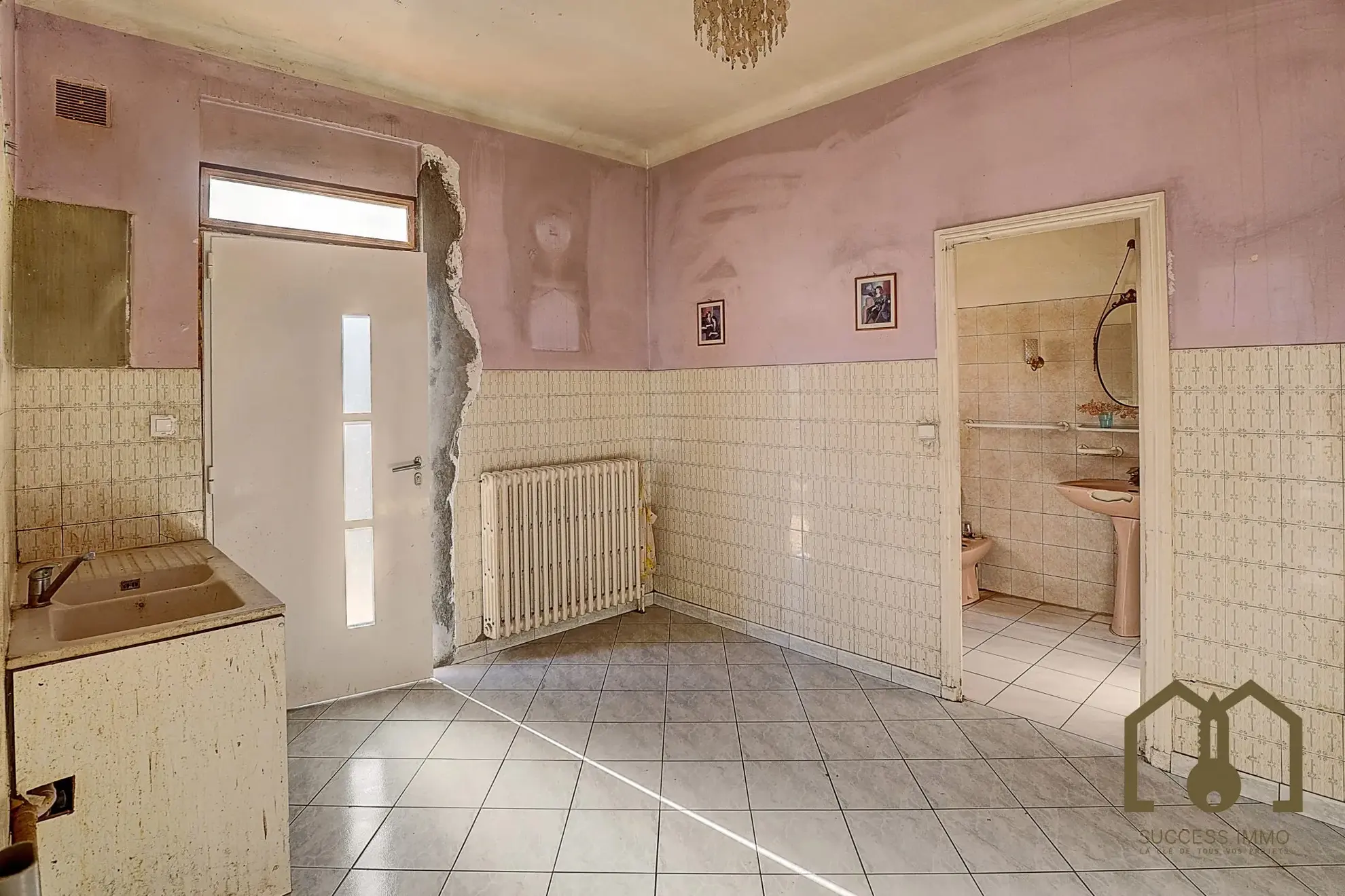 Appartement T4 à rénover avec terrasse et garage à Vaulx-en-Velin 