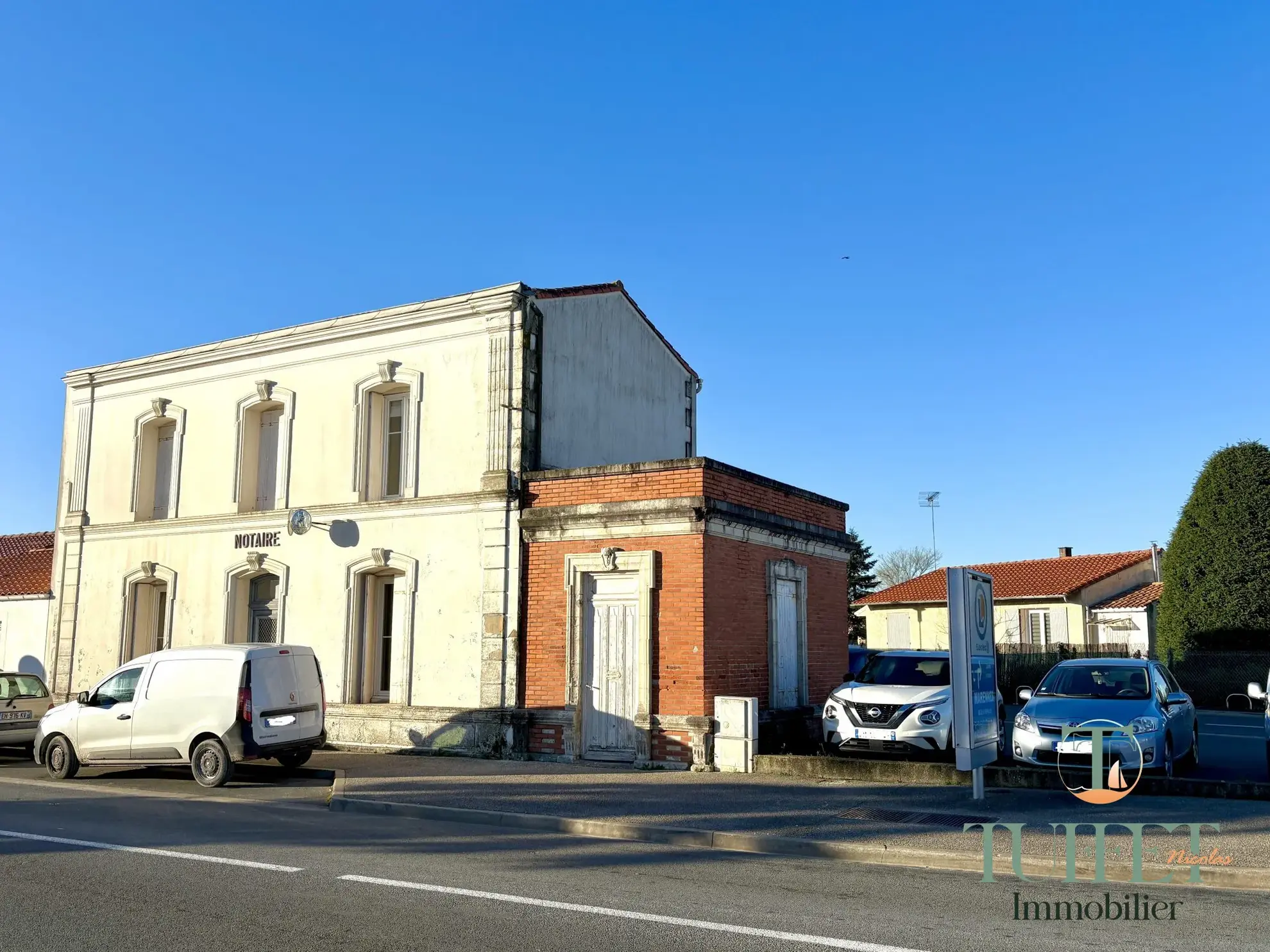 Belle maison de maître à La Tremblade avec jardin et parking, à rénover