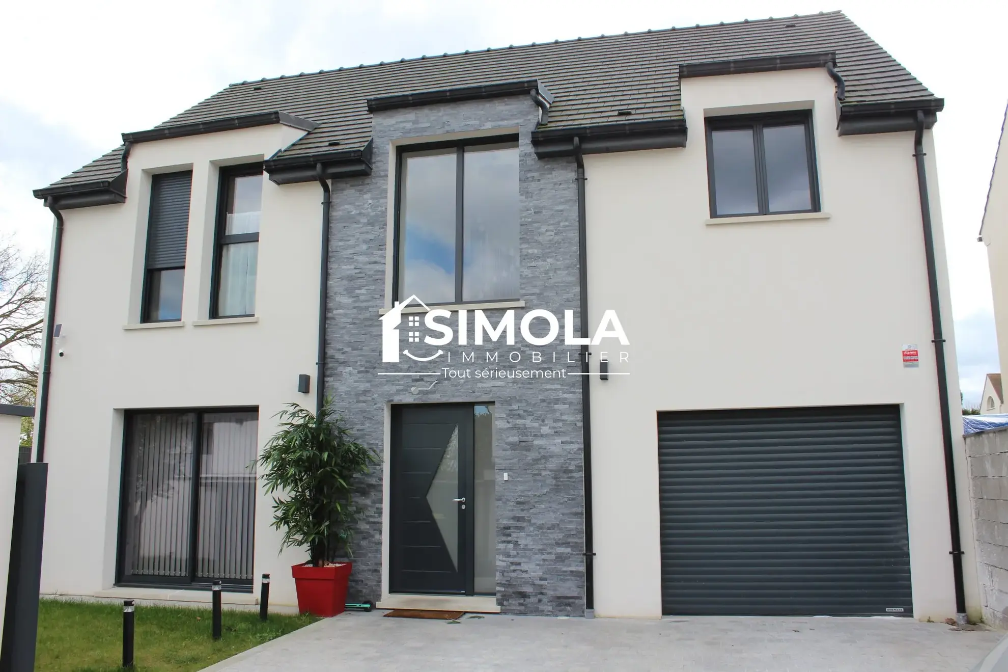 Terrain constructible à vendre à Ognes - 423 m², proche écoles et transports