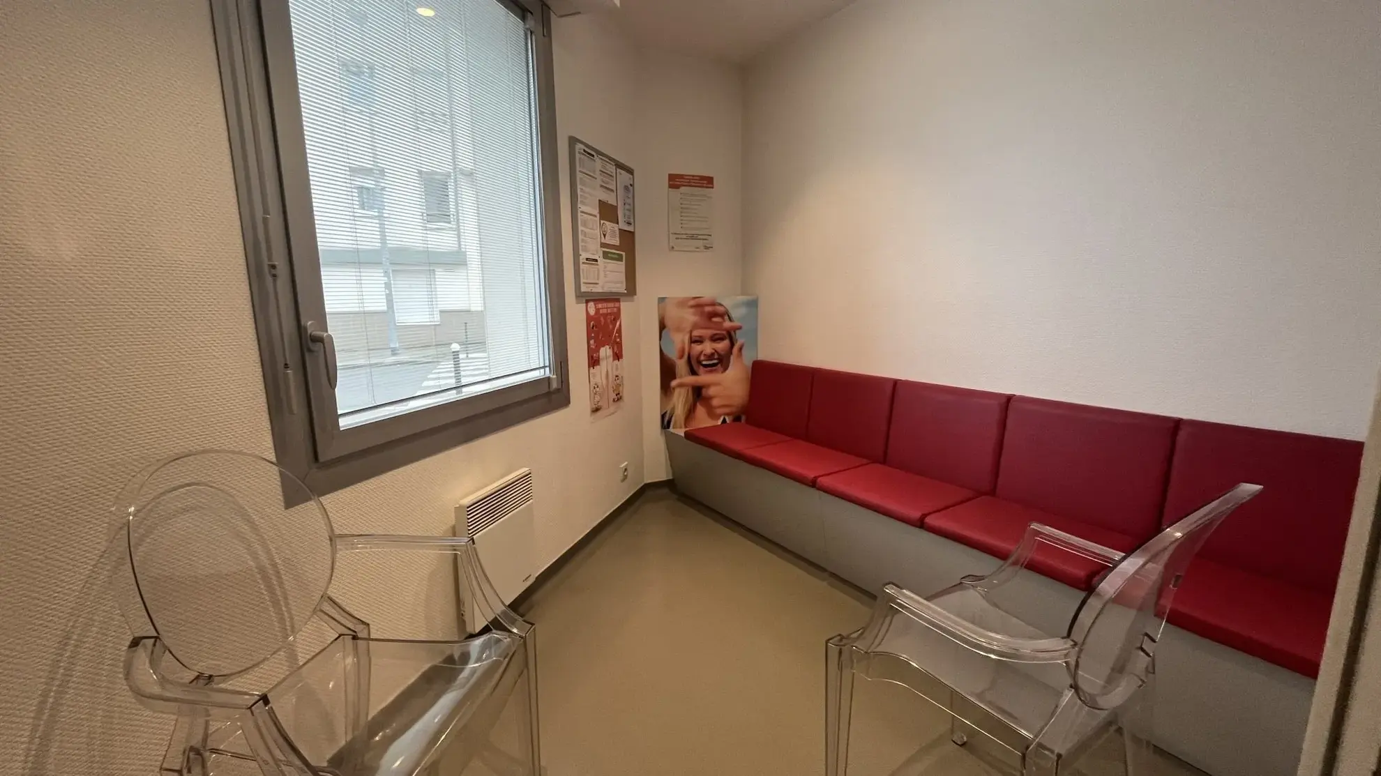 Local professionnel au rez-de-chaussée à Nantes avec parking et cave 