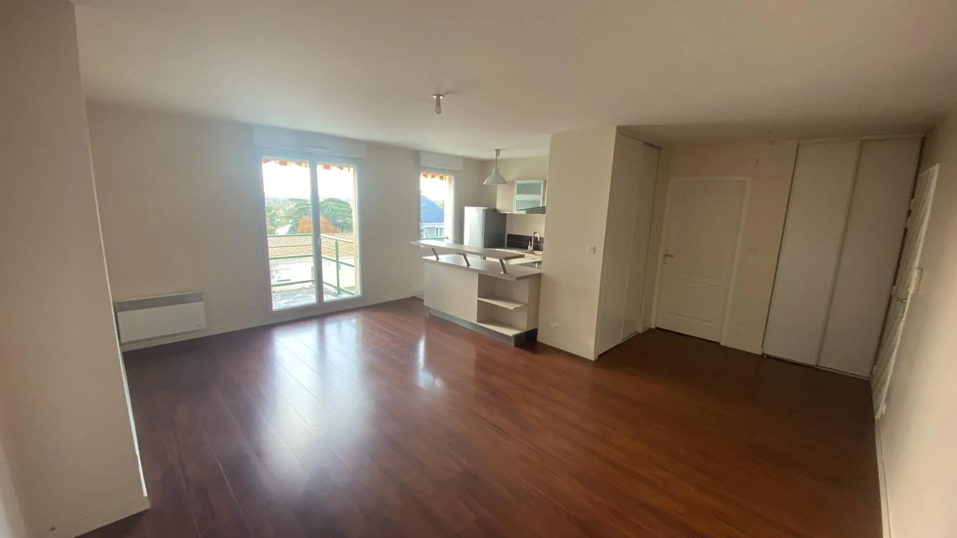 Appartement T3 avec garage et parking à Couëron – Dernier étage, plein sud