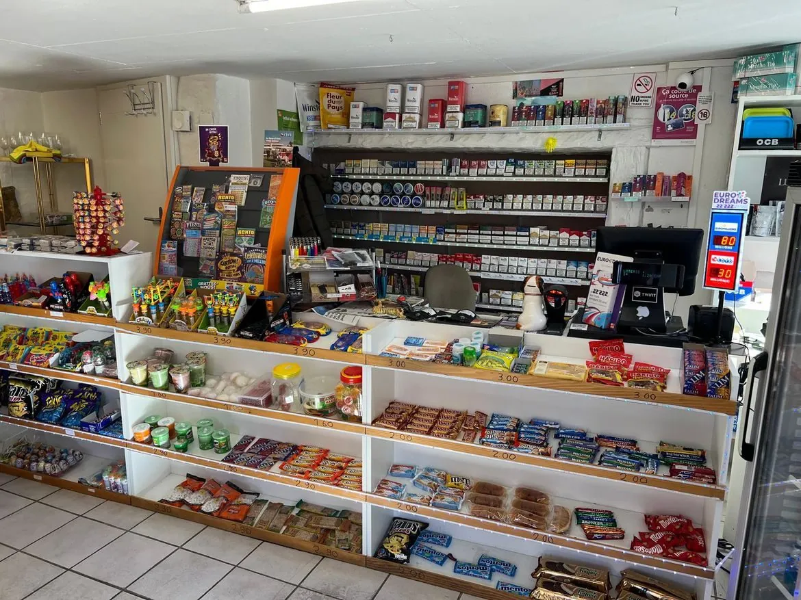 Fonds de commerce Kiosque avec coin café à vendre à Val-de-Ruz