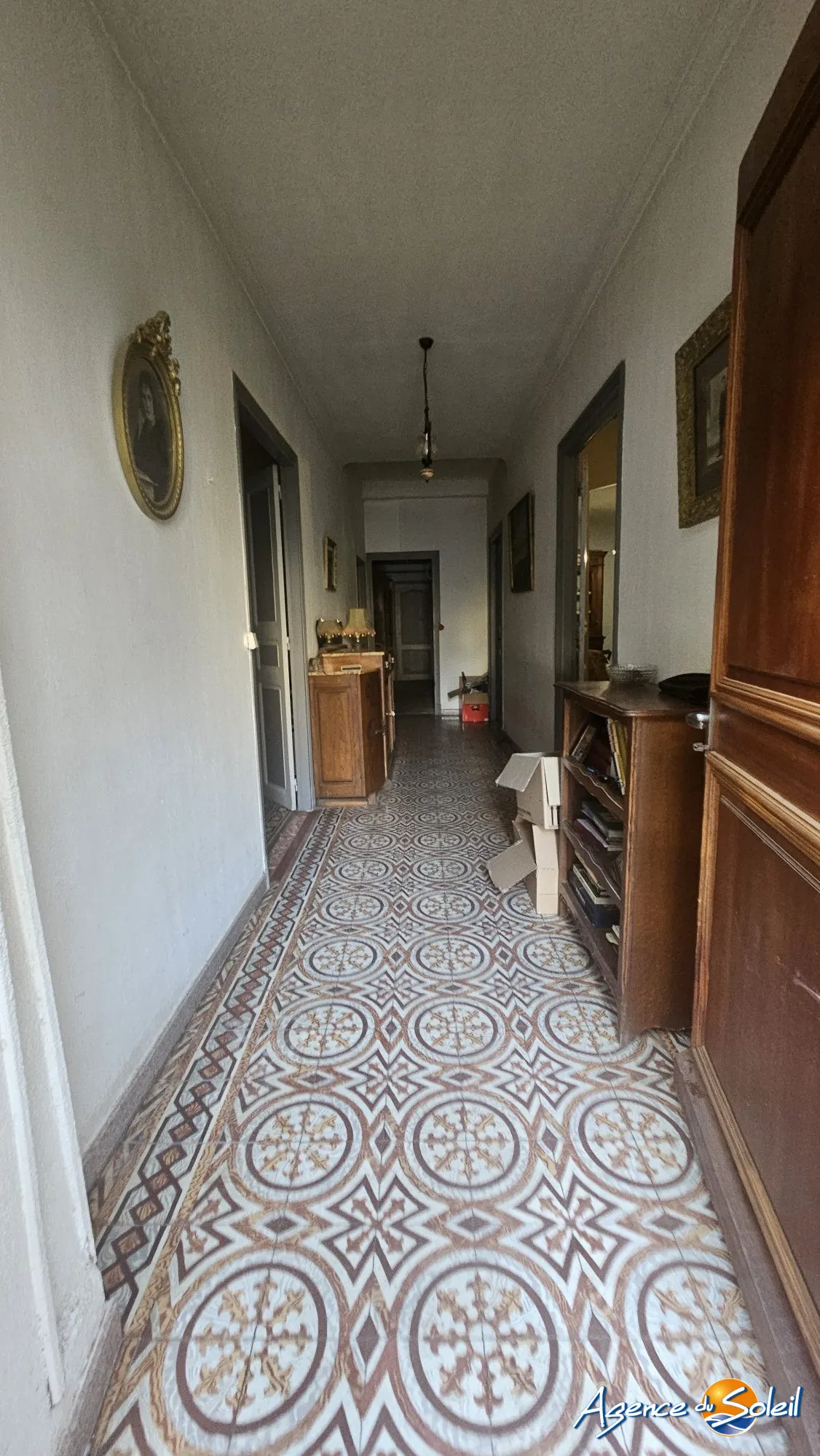 Maison de Village à Coursan avec Jardin et Remise à Renover 