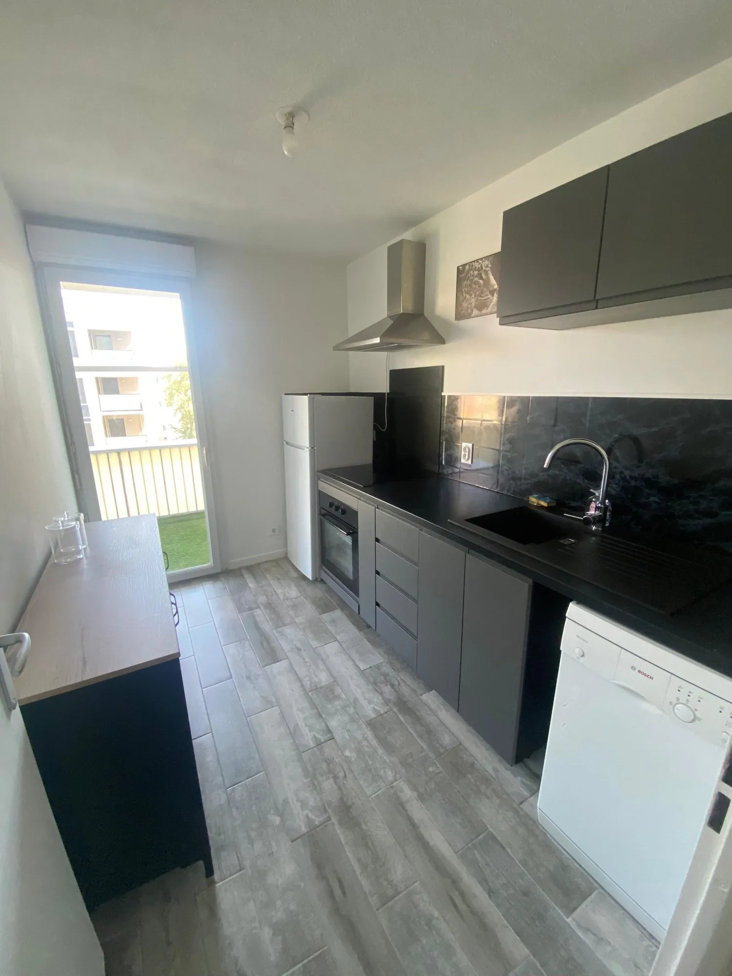 Appartement T3 rénové à Bordeaux proche des transports et du centre-ville 