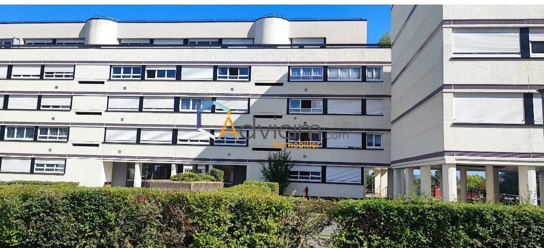 Façade Ouest Appartement T3 rénové avec balon, cave et parking à Pontoise - Marcouville