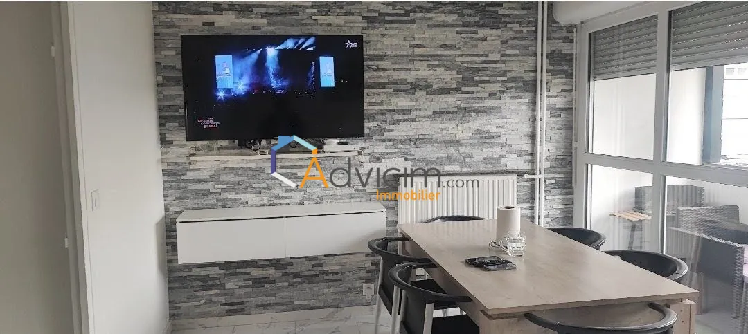 Salon Nord Appartement T3 rénové avec balon, cave et parking à Pontoise - Marcouville 
