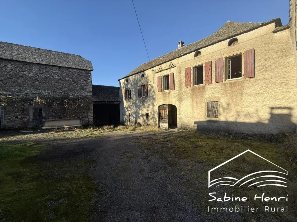 Ferme ancienne à rénover sur 70 346 m² avec potentiel exceptionnel