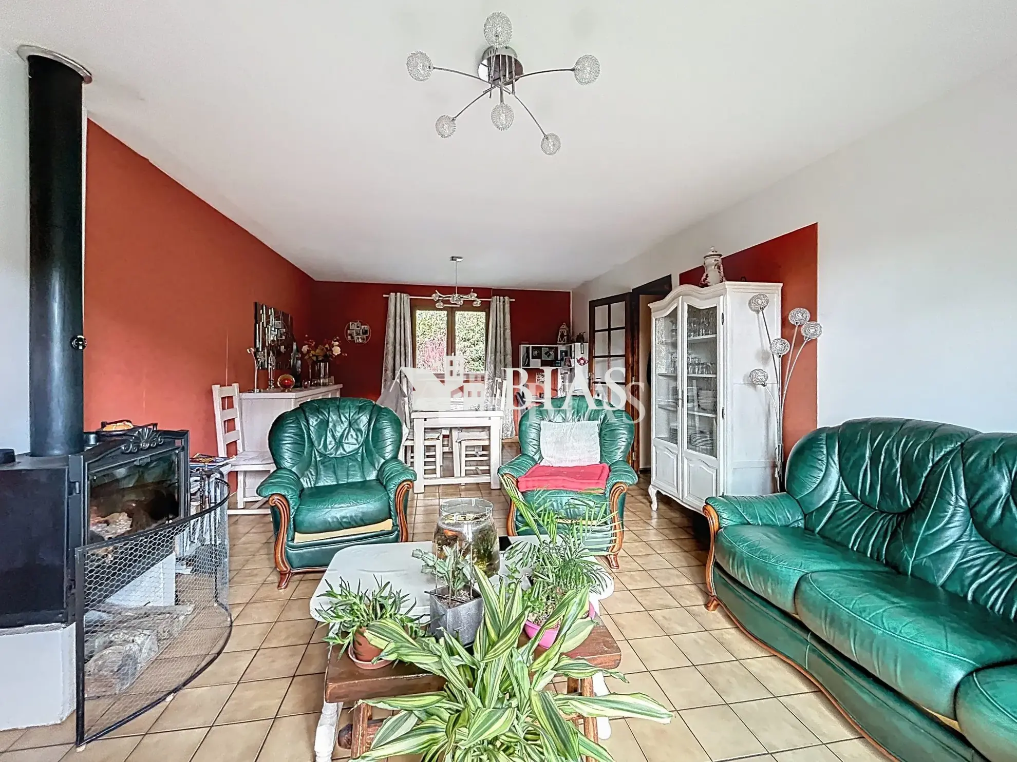 Maison à vendre lumineuse avec garage et jardin à Sainte-Austreberthe 