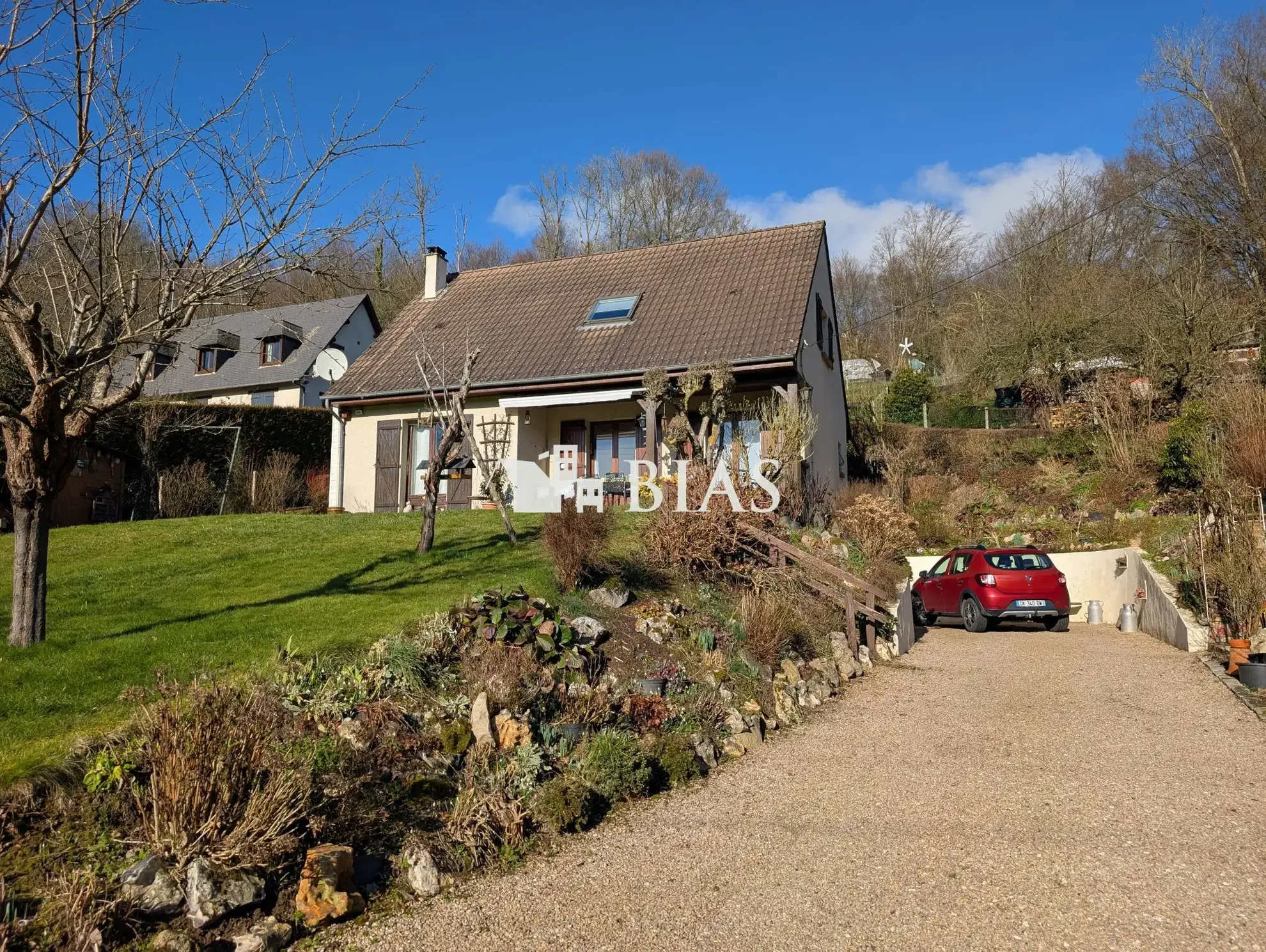 Maison à vendre lumineuse avec garage et jardin à Sainte-Austreberthe