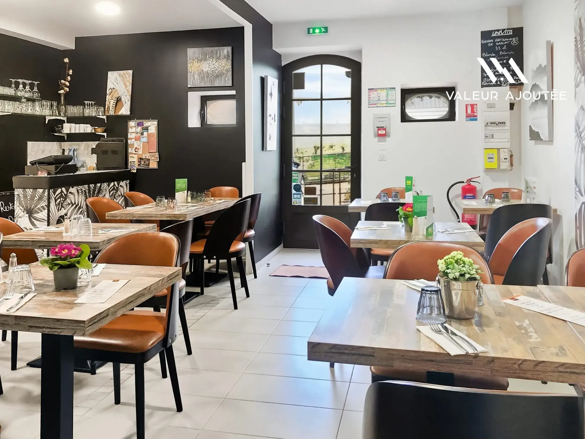 Fonds de commerce restaurant et traiteur en Dordogne - Clientèle fidèle et potentiel 