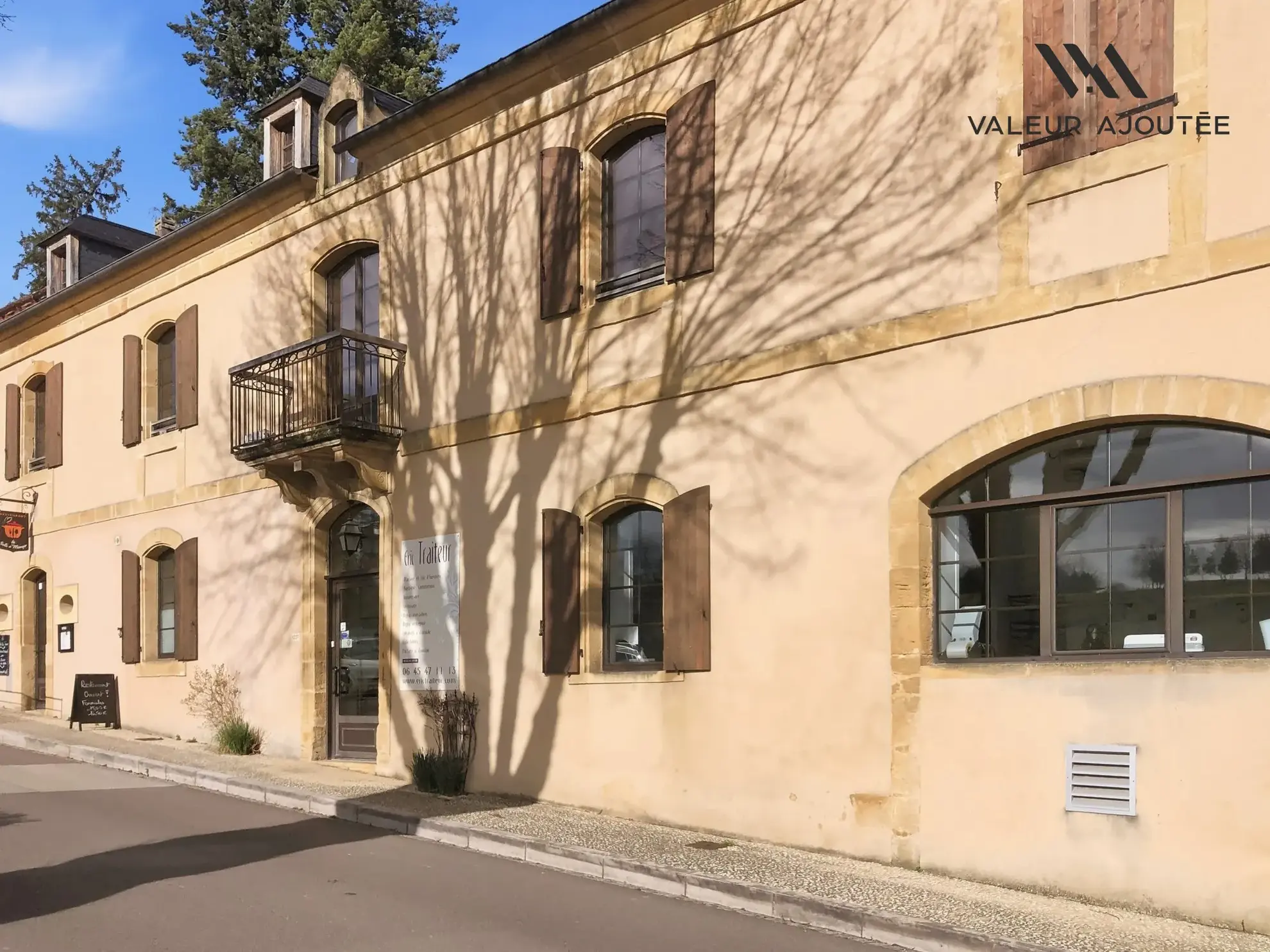 Fonds de commerce restaurant et traiteur en Dordogne - Clientèle fidèle et potentiel 