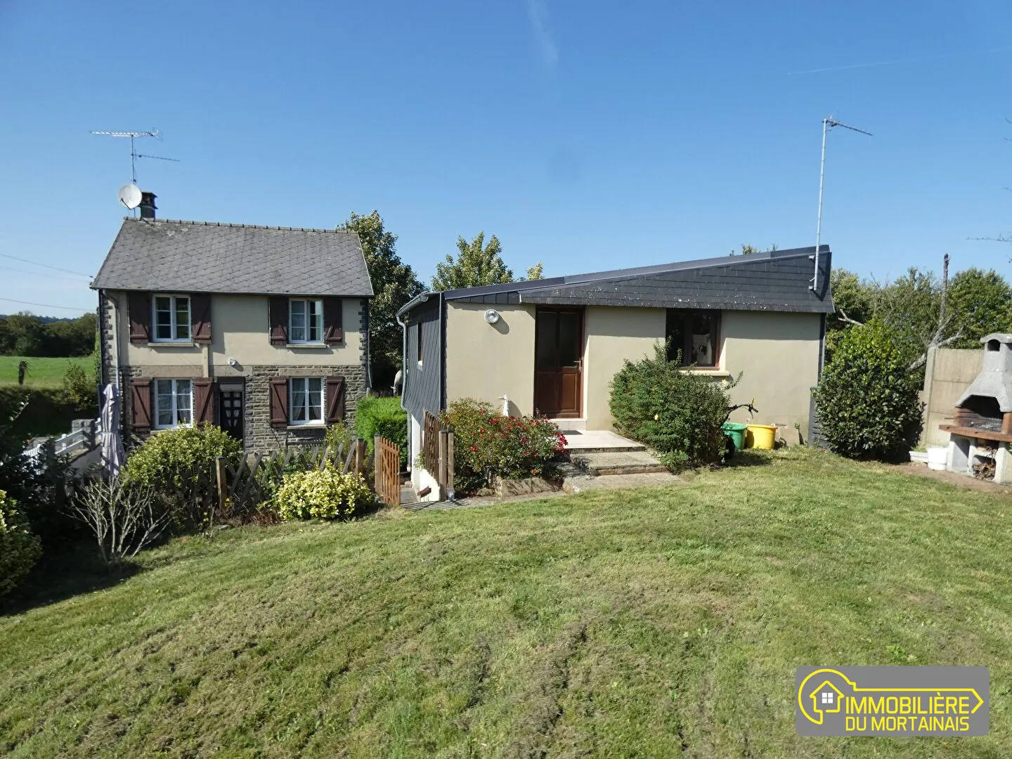 Maison meublée avec garage et jardin à Savigny-le-Vieux - 62 m²