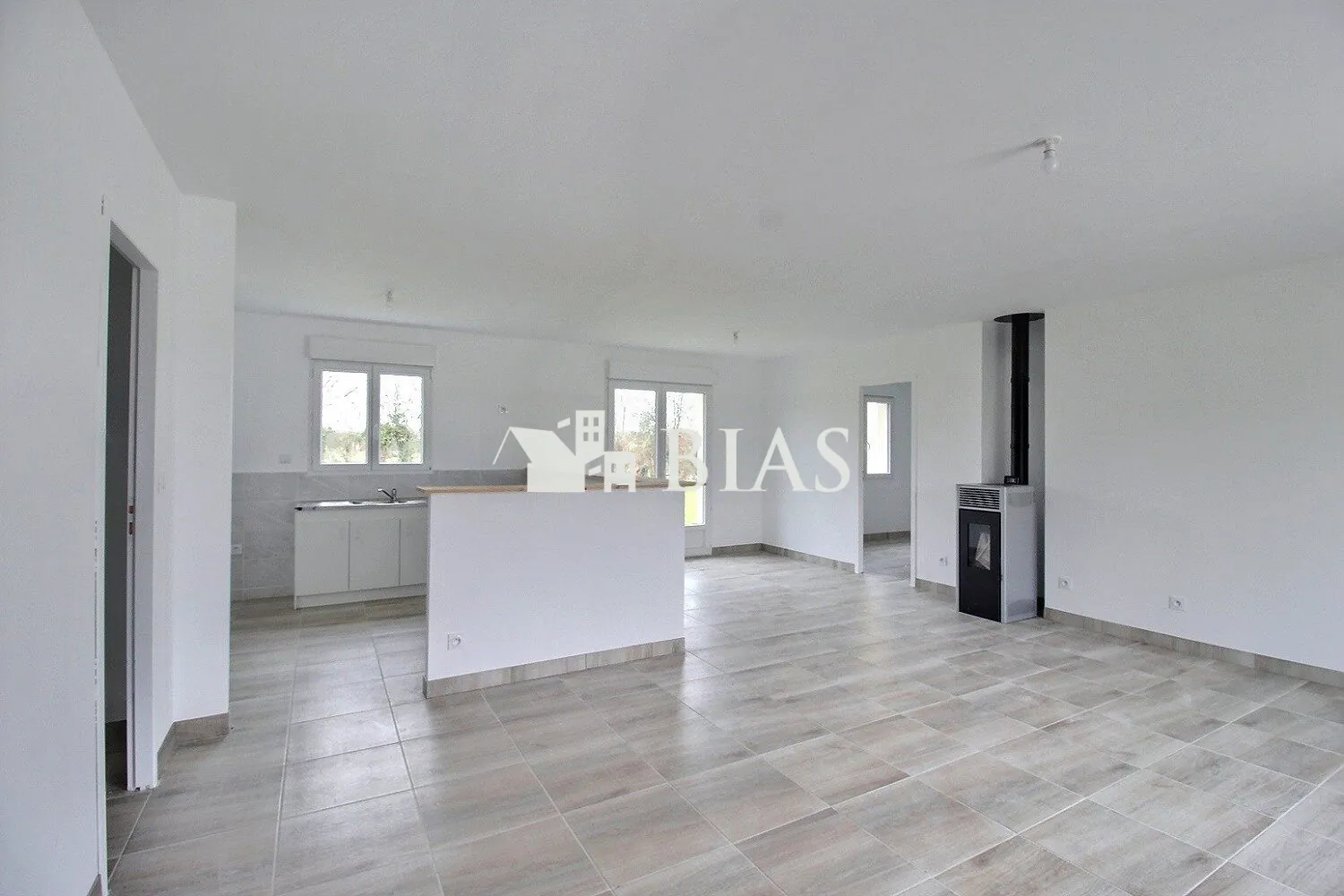 Vente maison neuve de plain-pied à Mesnil-en-Ouche avec jardin et garage 
