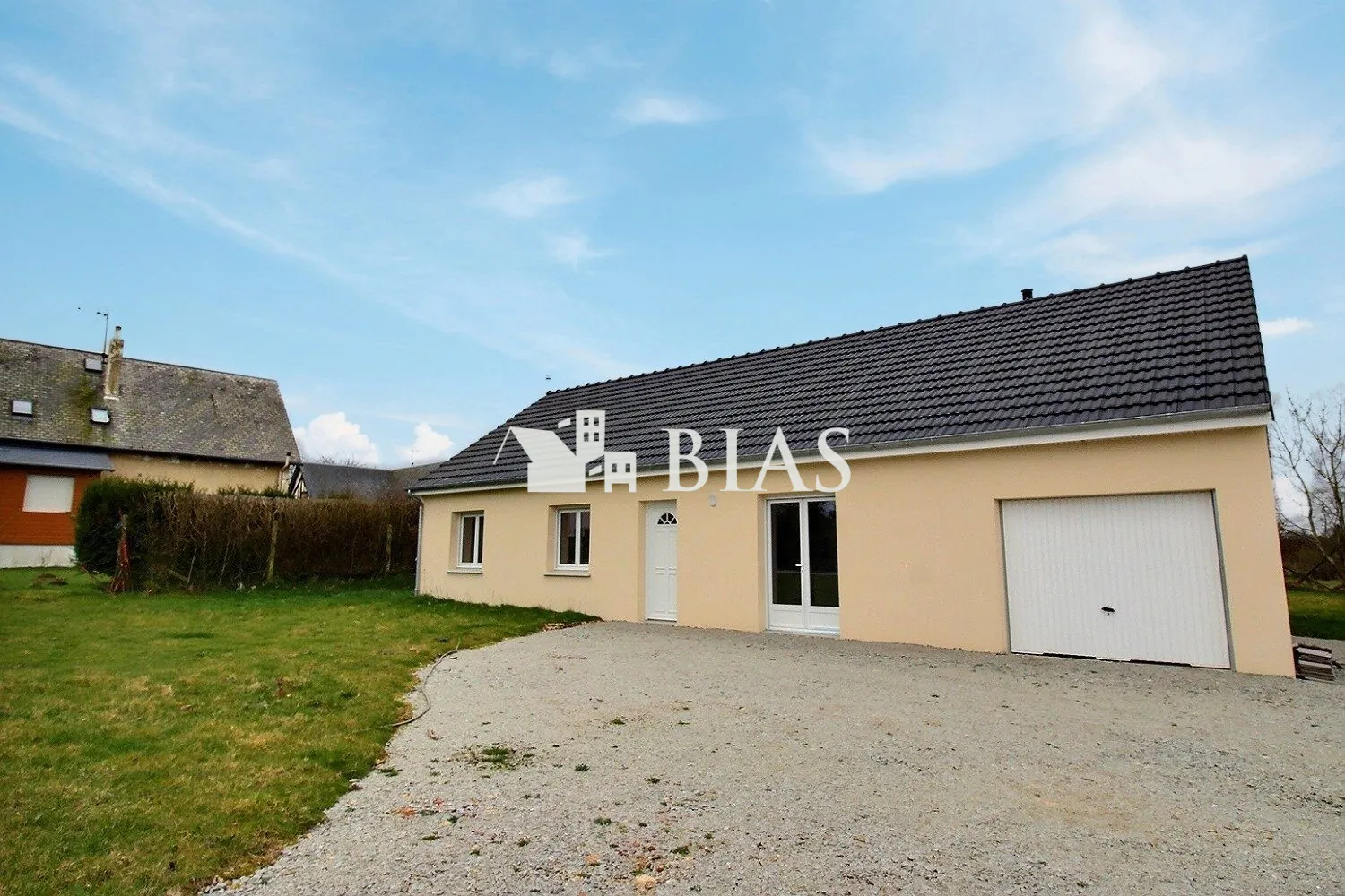 Vente maison neuve de plain-pied à Mesnil-en-Ouche avec jardin et garage