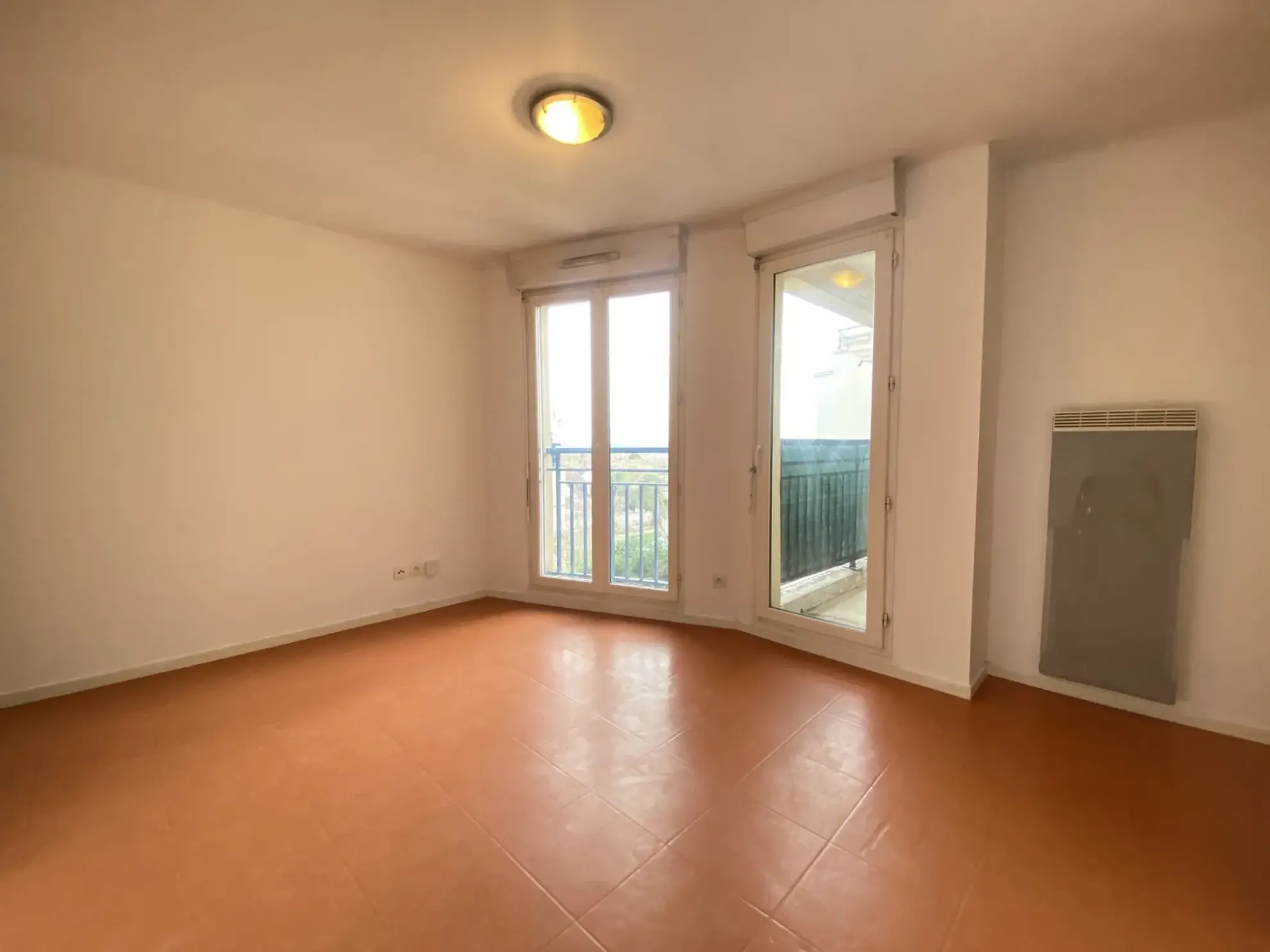 Charmant appartement 2 pièces avec loggia et parking à Athis-Mons