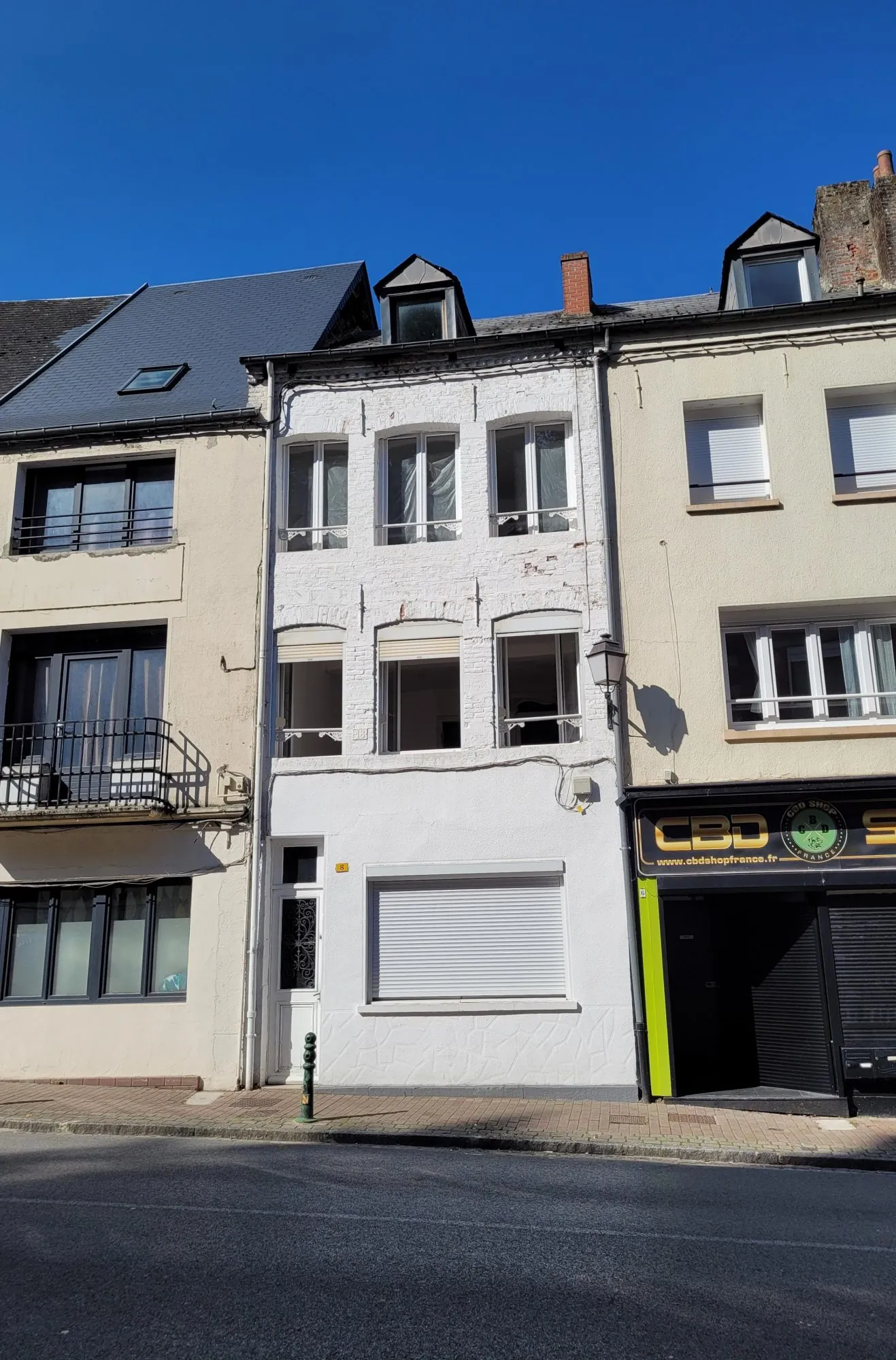 Maison de ville à rénover avec cour arrière à Avesnes-sur-Helpe