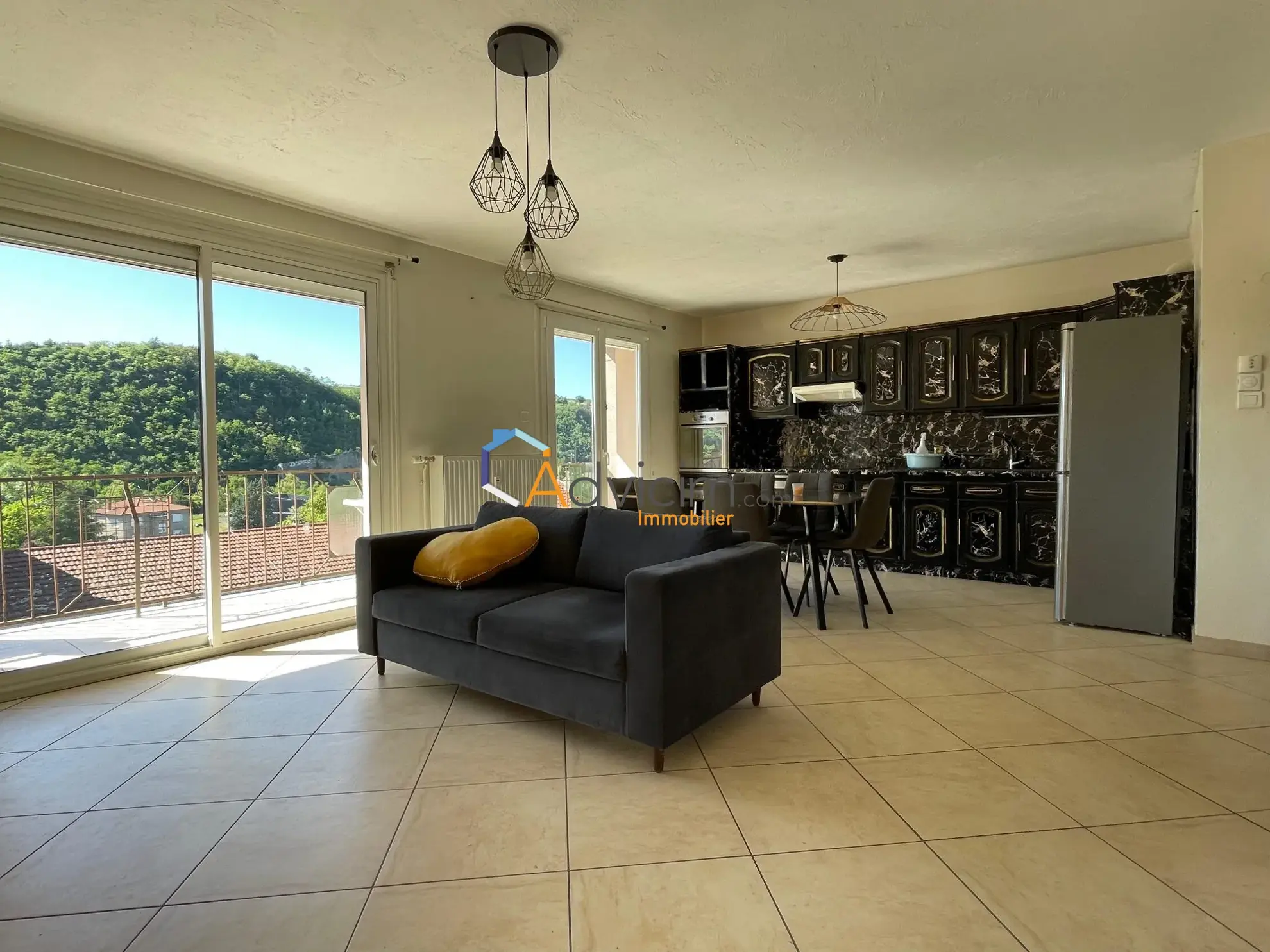 Appartement T3 de 75 m² à La Grand-Croix avec garage, cave et balcon