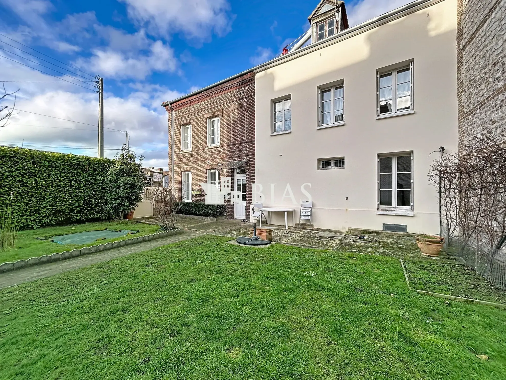 Charmante maison à vendre à Caudebec-lès-Elbeuf avec jardin et garage