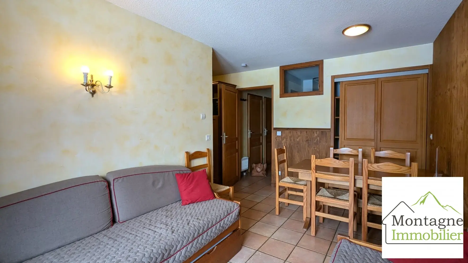 Appartement 35 m² à Val Cenis avec balcon, parking et bail commercial 