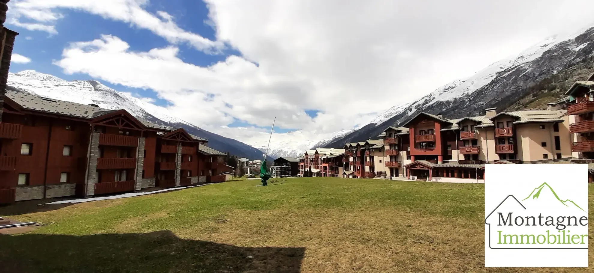 Appartement 35 m² à Val Cenis avec balcon, parking et bail commercial