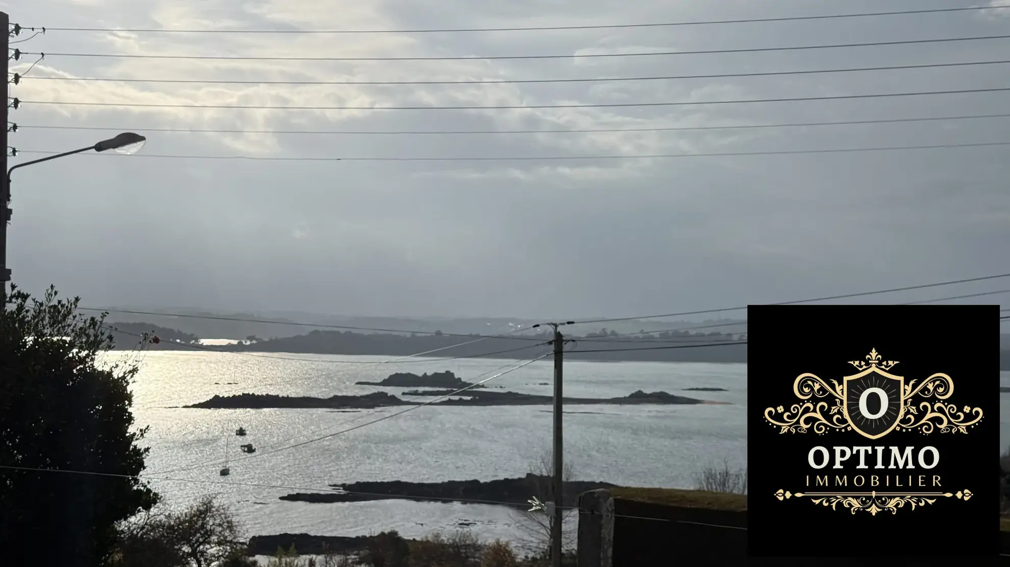 Terrain constructible avec vue imprenable sur la mer à Ploubazlanec