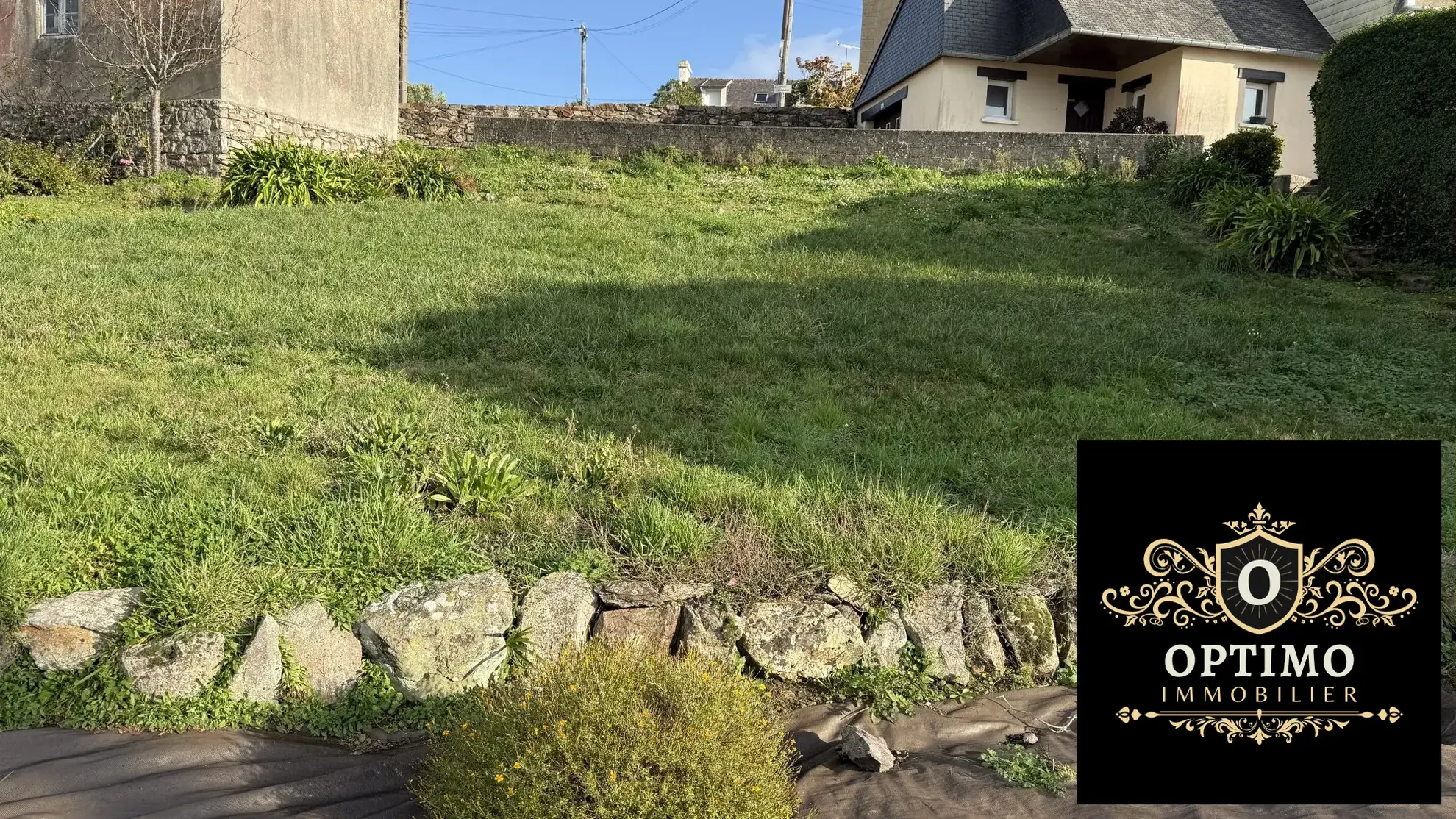 Terrain constructible avec vue imprenable sur la mer à Ploubazlanec 