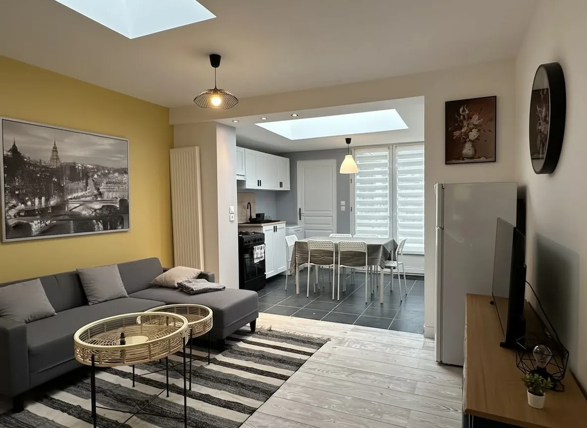 Maison de ville rénovée à Lille proche CHR et commodités, investissement ou premier achat 