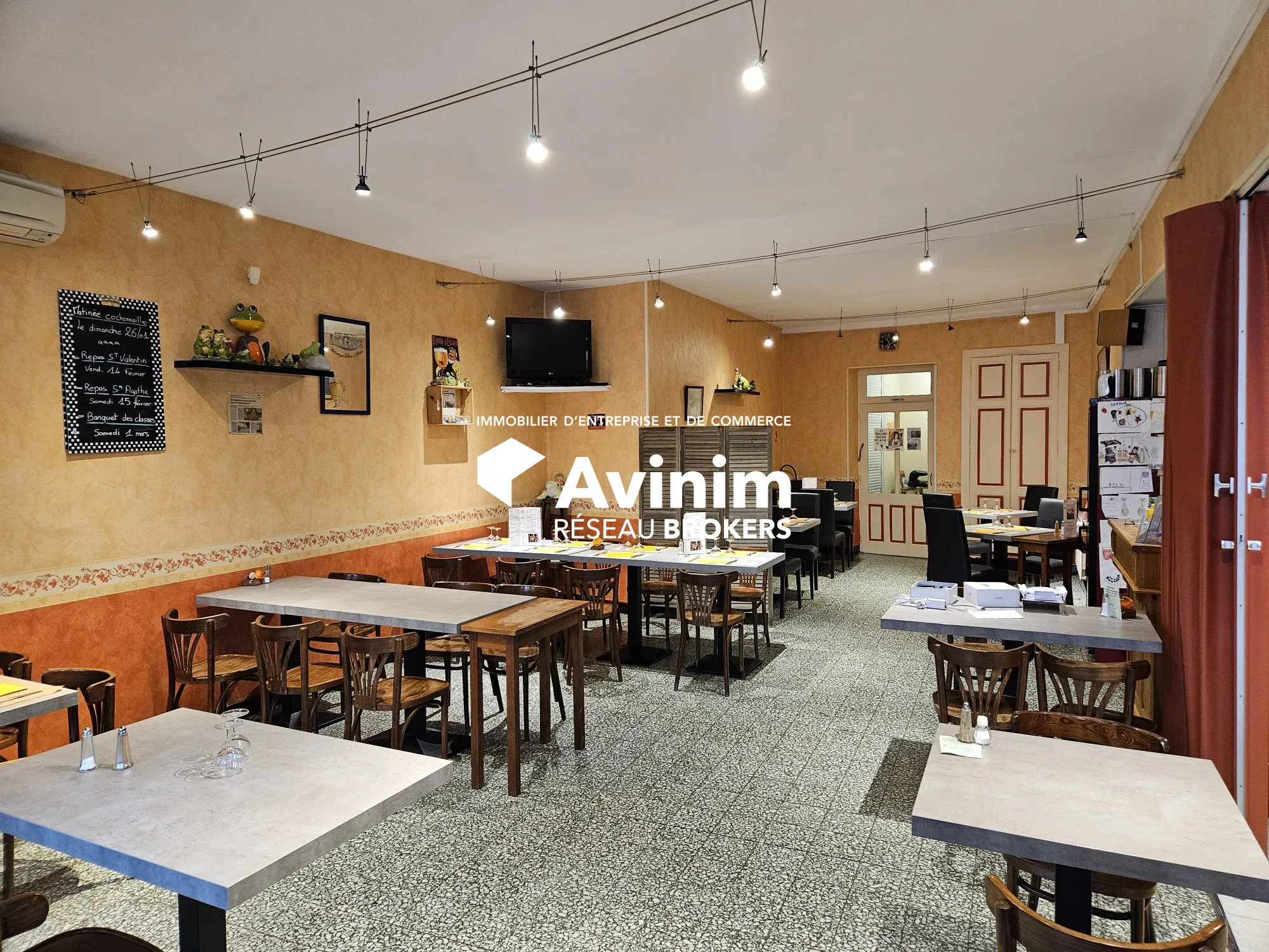 Fonds de commerce restaurant avec Licence IV en centre village proche Bourg-en-Bresse