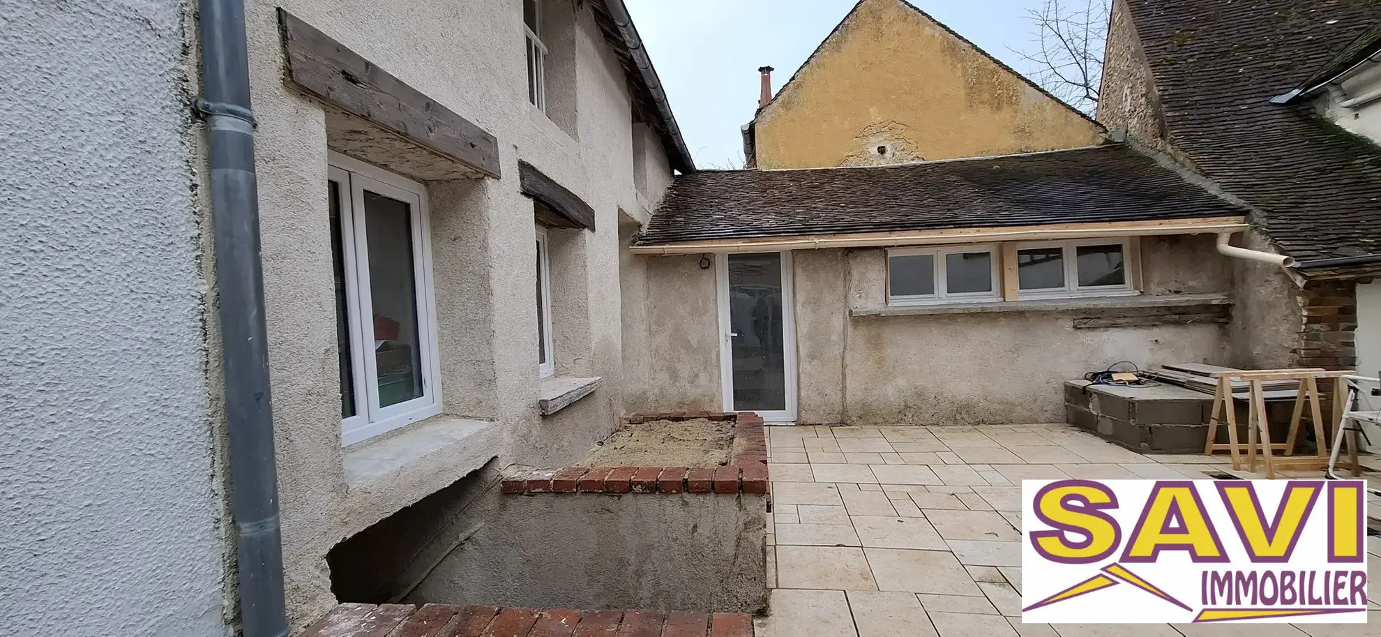 Charmante maison de village à rénover à Ferrières-en-Gâtinais avec jardin