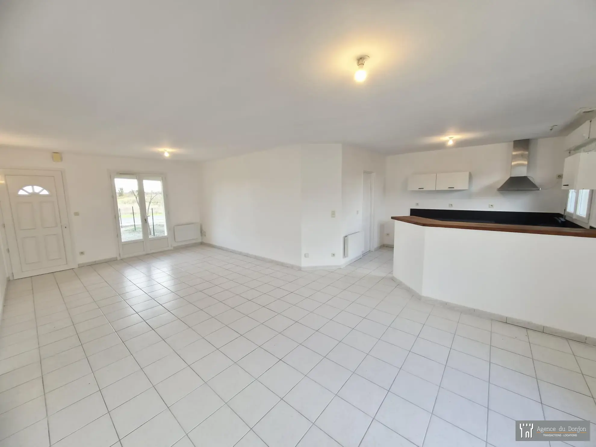 A vendre maison de plain-pied à Clion, 85 m², 3 chambres, garage, terrain clos, construction 2007 