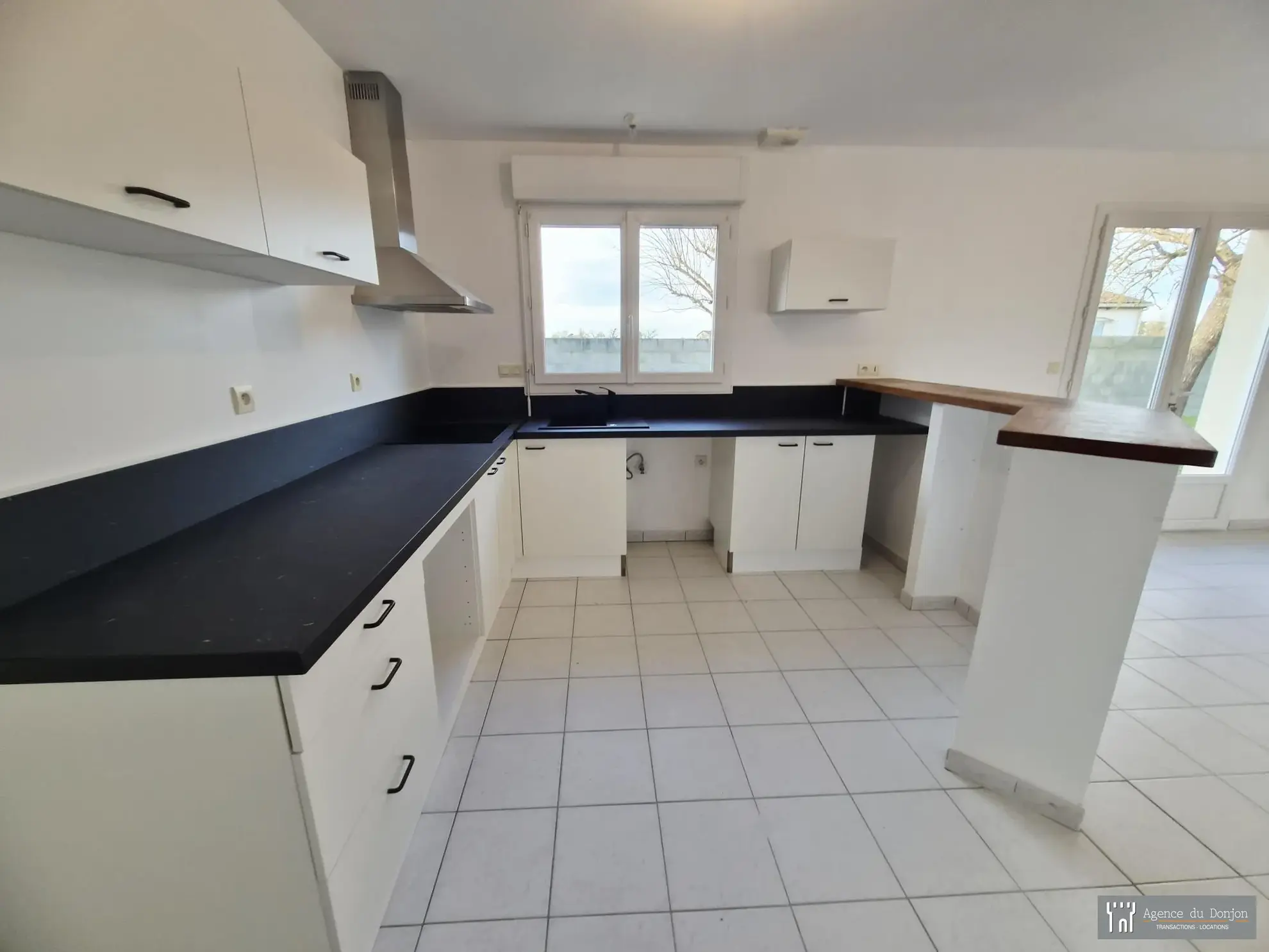 A vendre maison de plain-pied à Clion, 85 m², 3 chambres, garage, terrain clos, construction 2007 