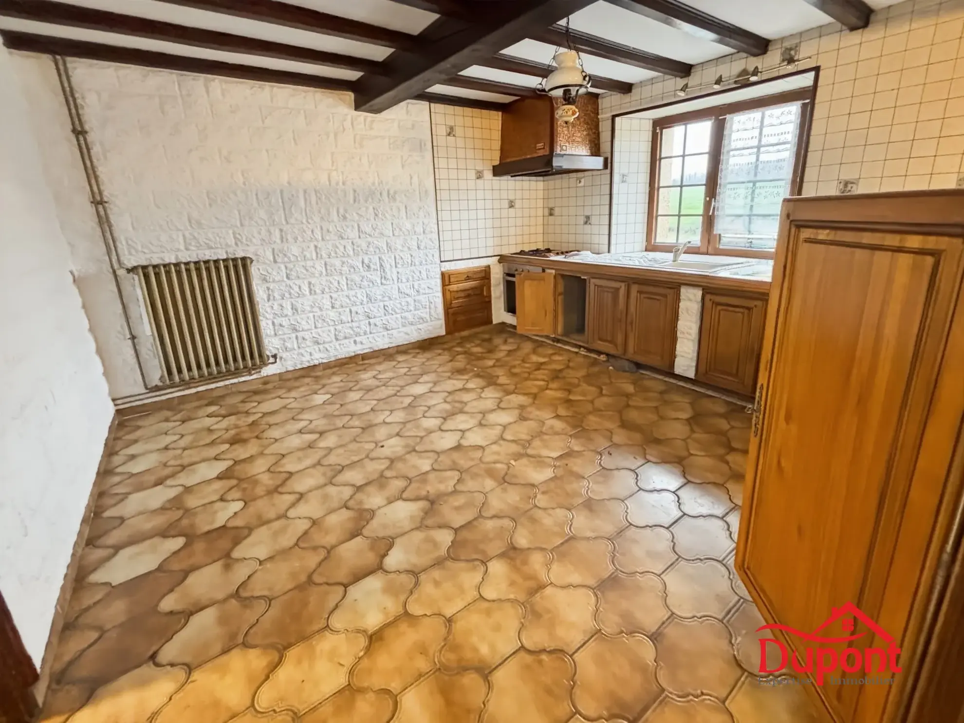 Charmante maison en pierre à Vaux-Villaine avec terrasse panoramique et 5 chambres 