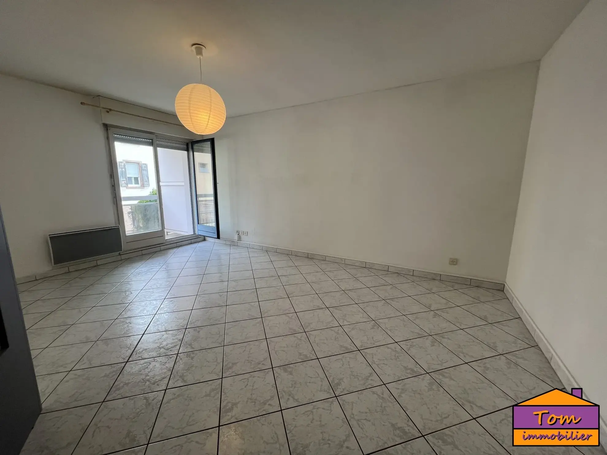 Appartement 3 pièces à vendre à Colmar - 67 m² avec garage et balcon 