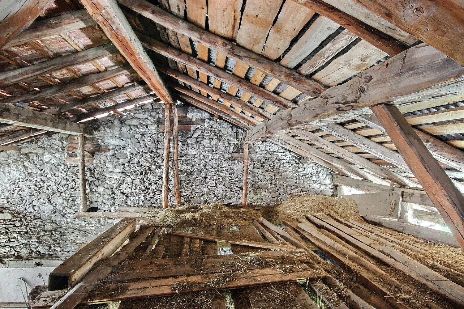 Belle grange à rénover à Peisey Nancroix dans les Alpes