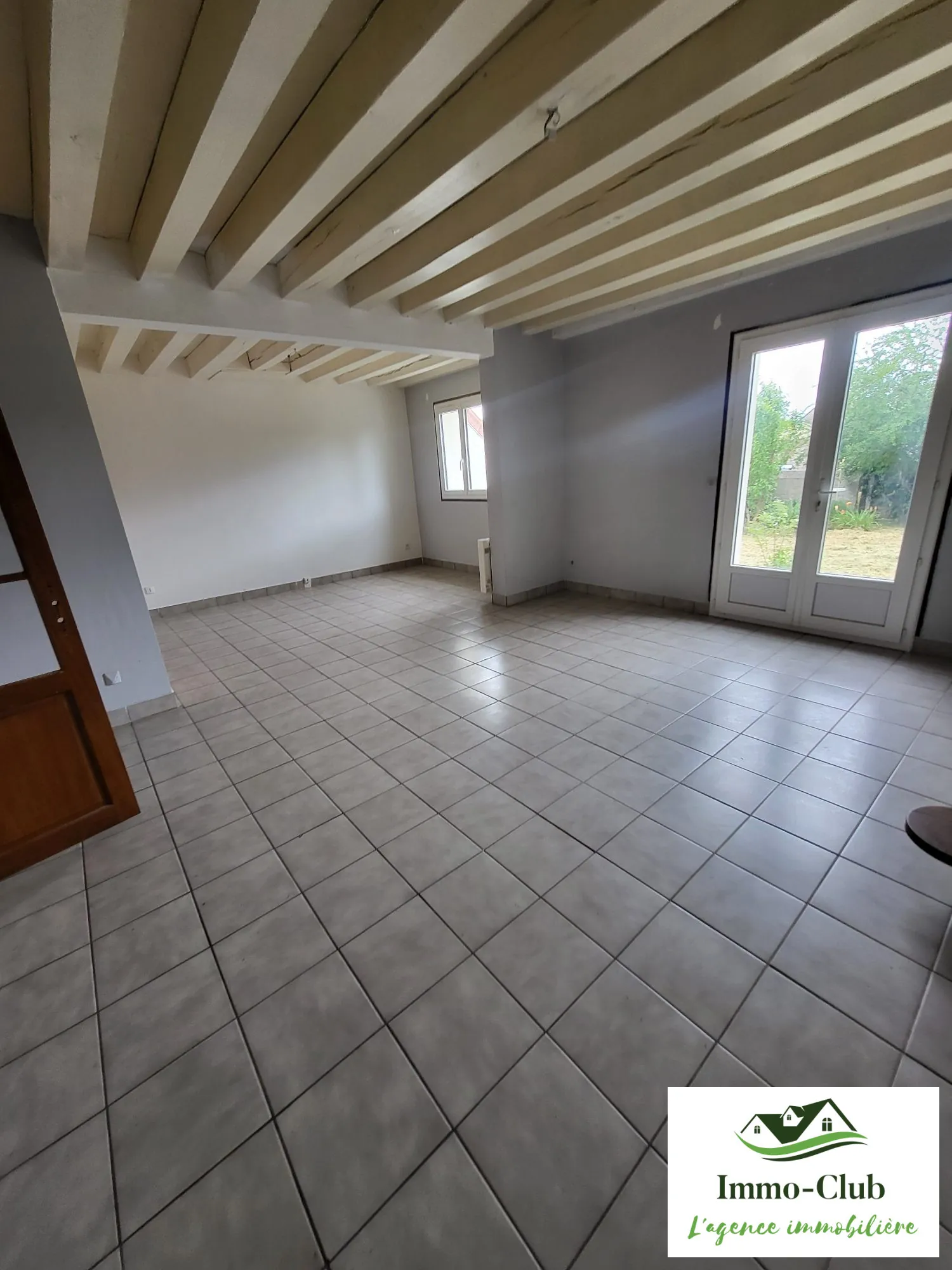 Maison de village à vendre à Corbigny avec jardin et garage