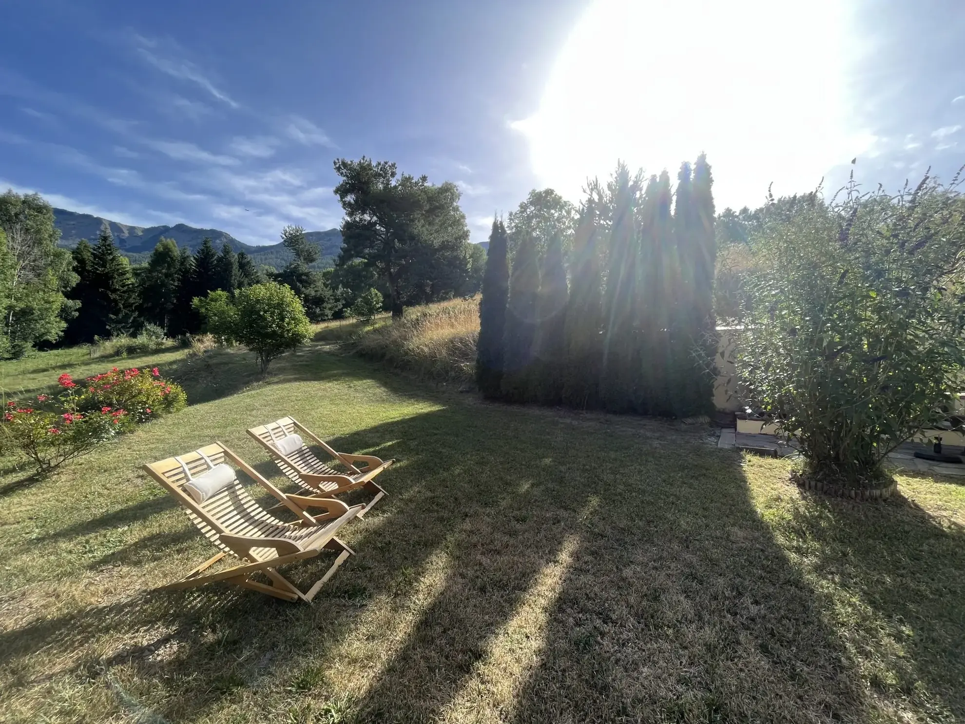 Magnifique appartement duplex meublé avec jardin et terrasse à Seyne 