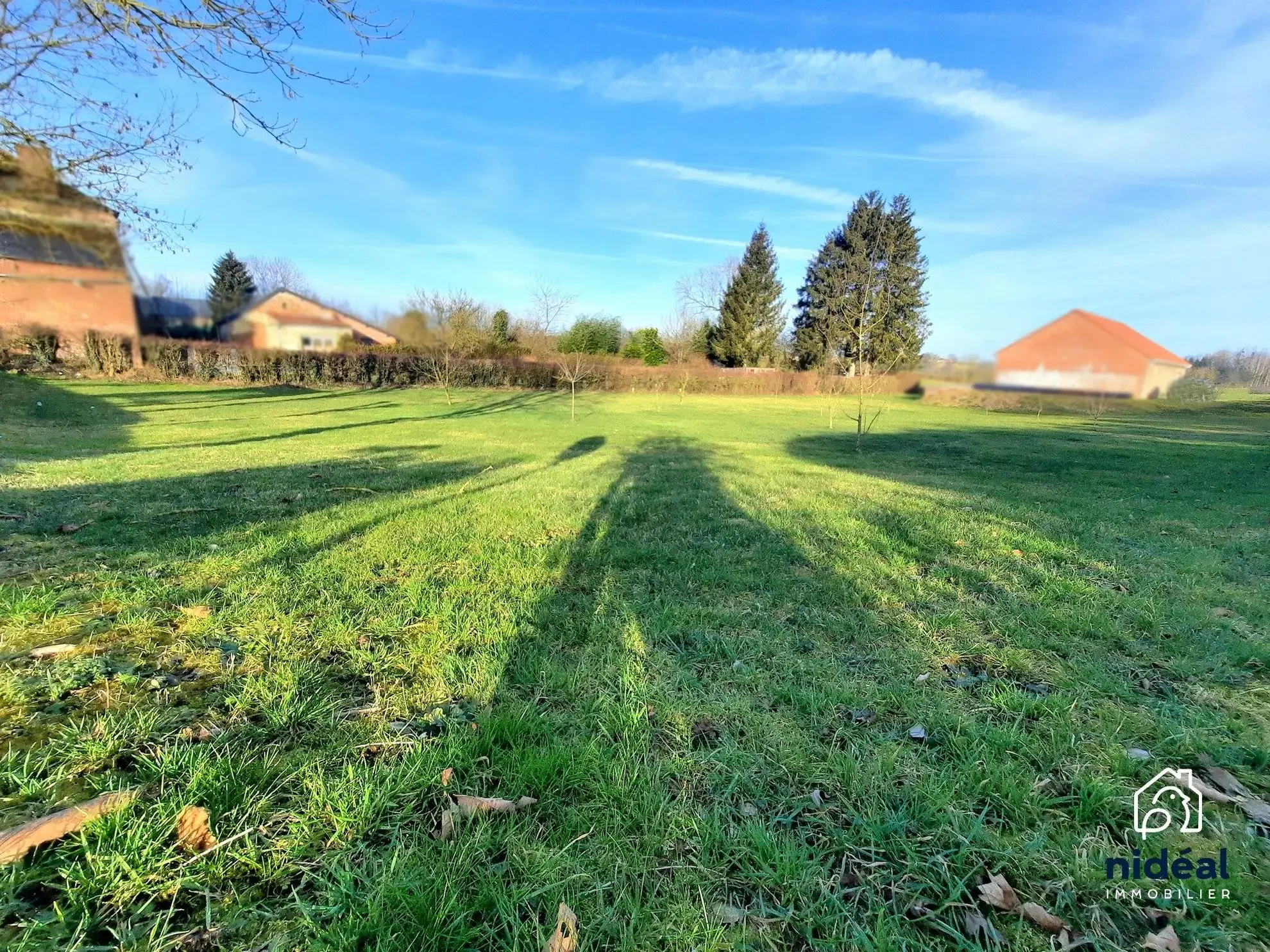 Terrain constructible à Beugnies de 818 m², idéal pour votre projet résidentiel 