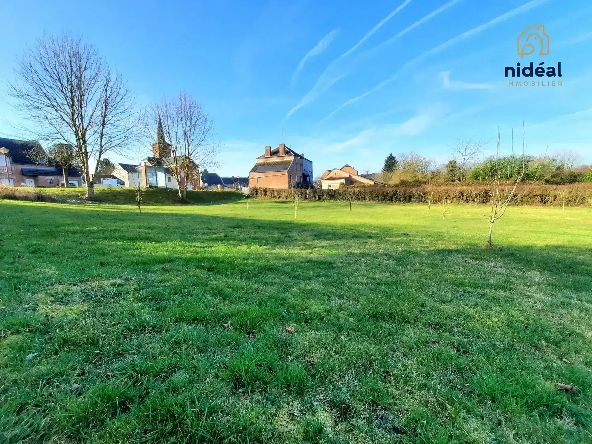 Terrain constructible à Beugnies de 818 m², idéal pour votre projet résidentiel 
