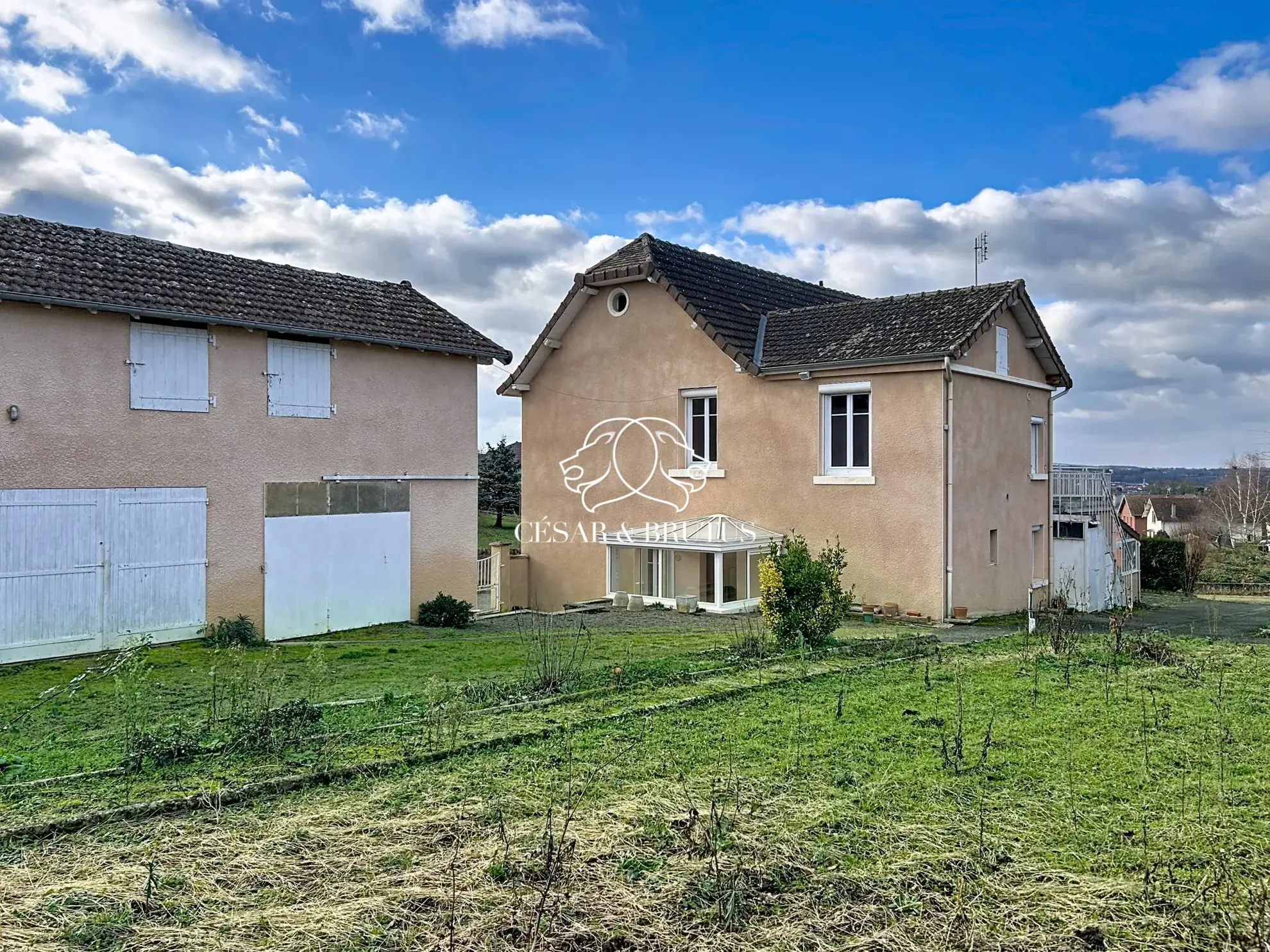 Maison familiale de 199 m² avec potentiel de division à Marcigny (71110) 