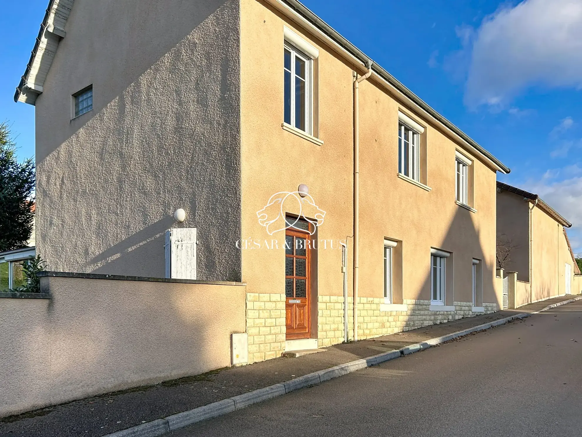 Maison familiale de 199 m² avec potentiel de division à Marcigny (71110)