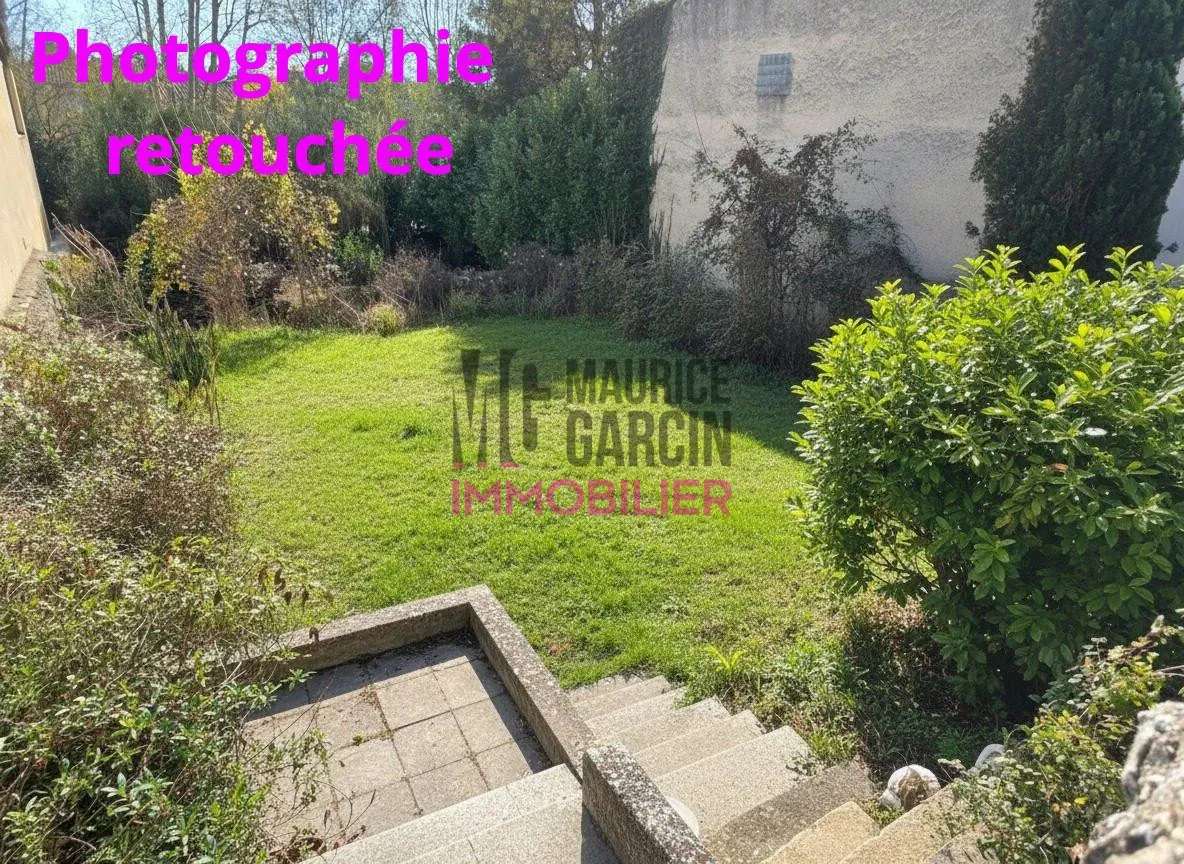 Terrain constructible de 422 m² en centre-ville de Mazan